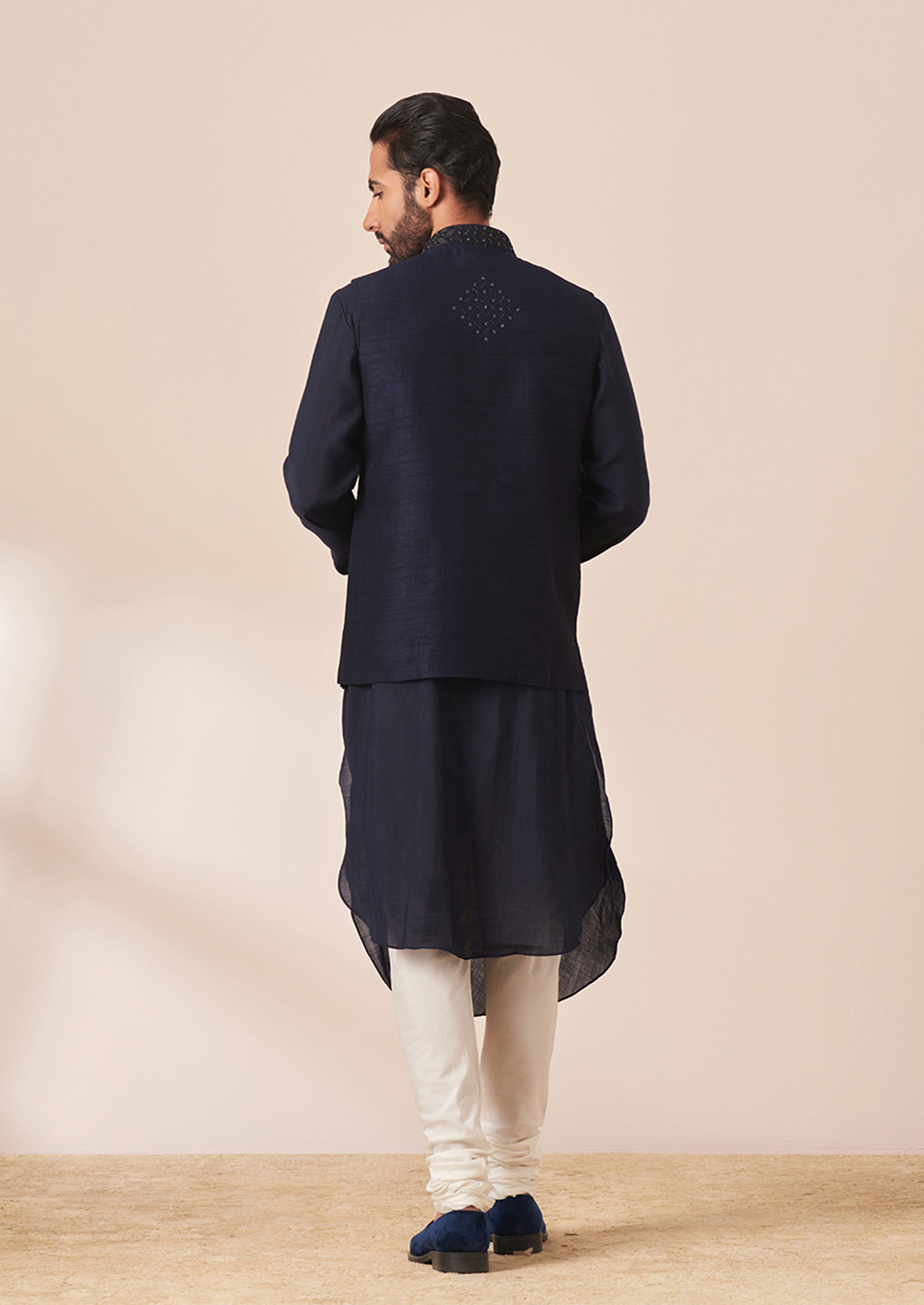 Twamev Men Dark Navy Blue Draped Kurta Jacket Set image number 3