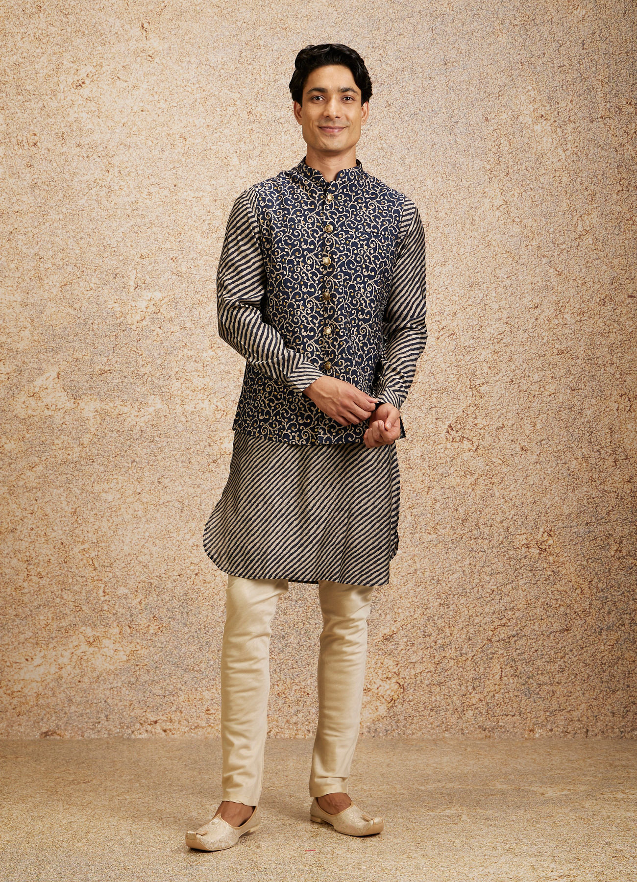 Twamev Men Dark Blue Bel Buti Patterned Kurta Jacket Set