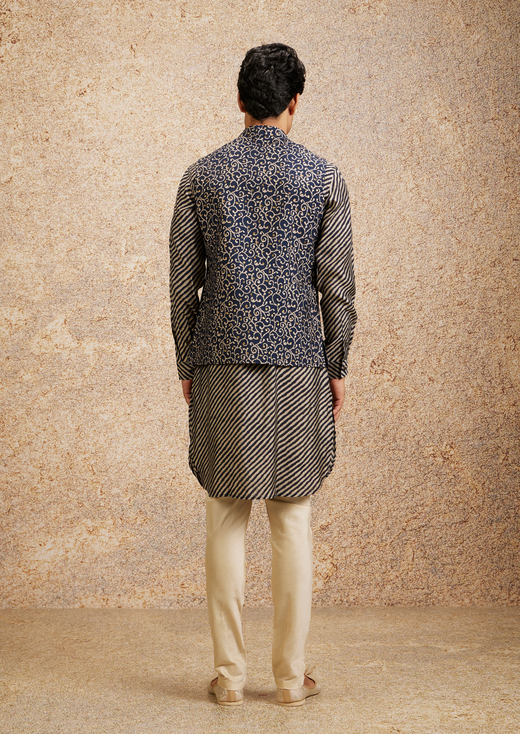 Twamev Men Dark Blue Bel Buti Patterned Kurta Jacket Set