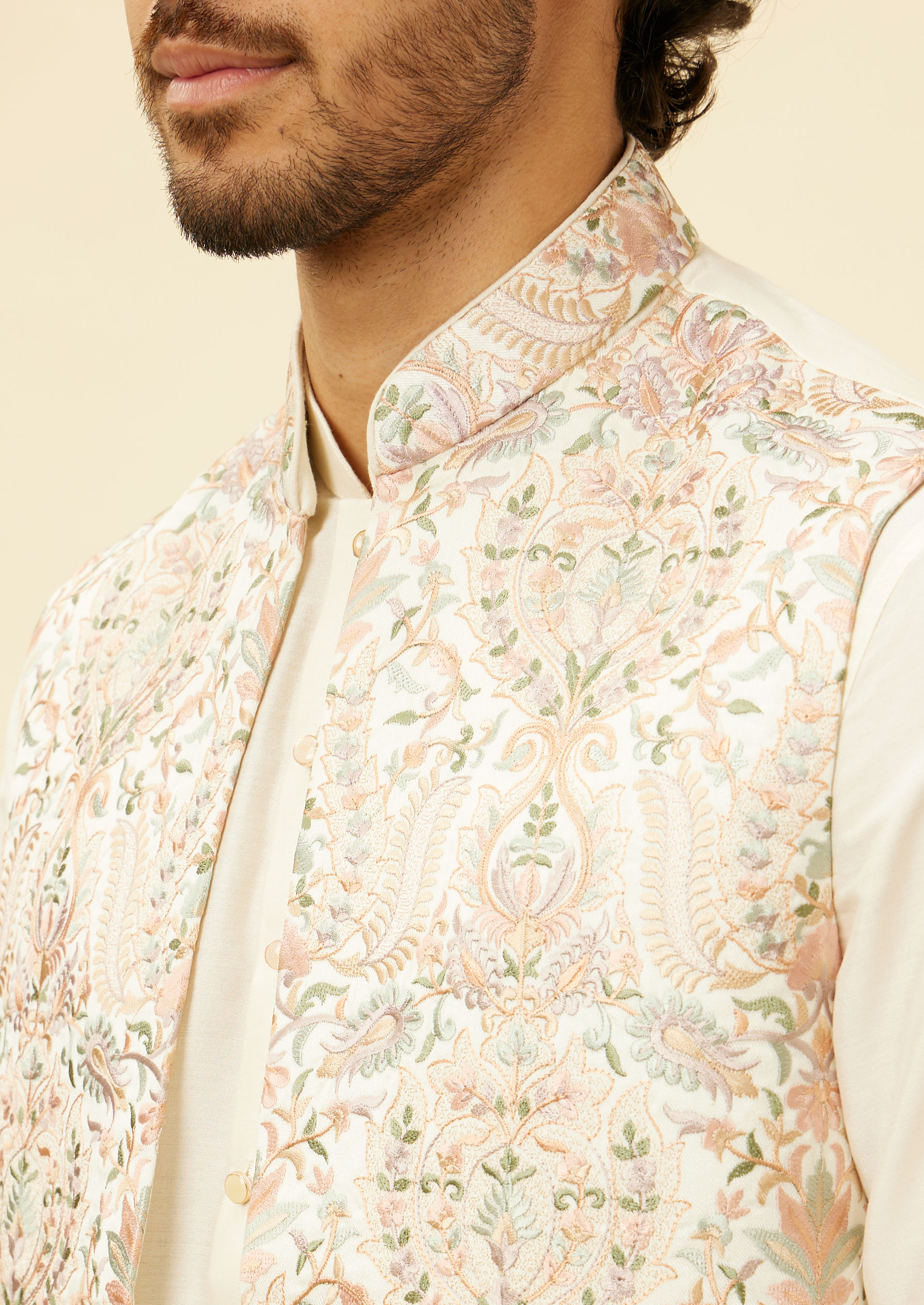 alt message - Twamev Men Cream Kaleidoscopic Patterned Kurta Jacket Set image number 1