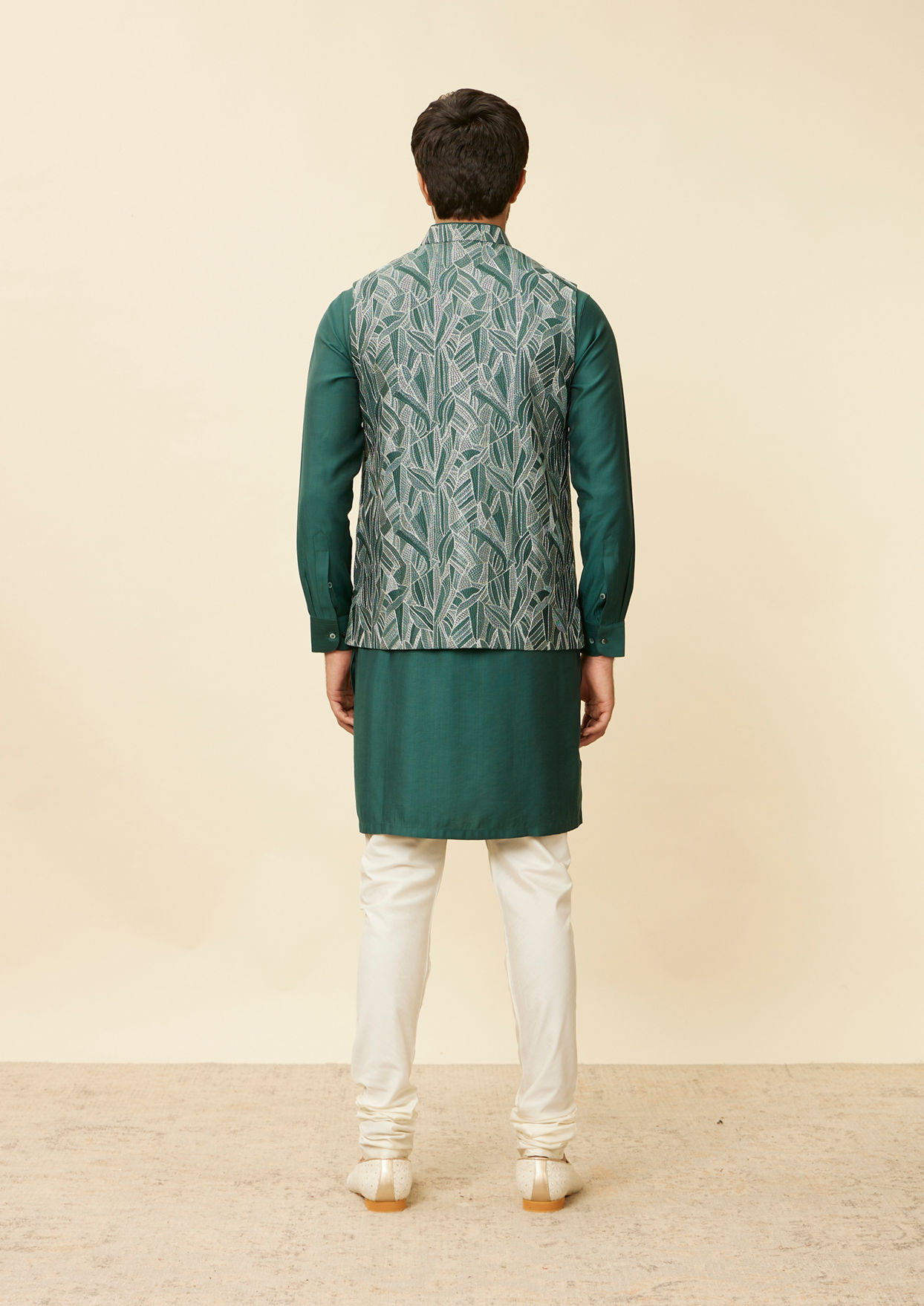 alt message - Twamev Men Teal Green Extravaganza Kurta Jacket Set image number 8