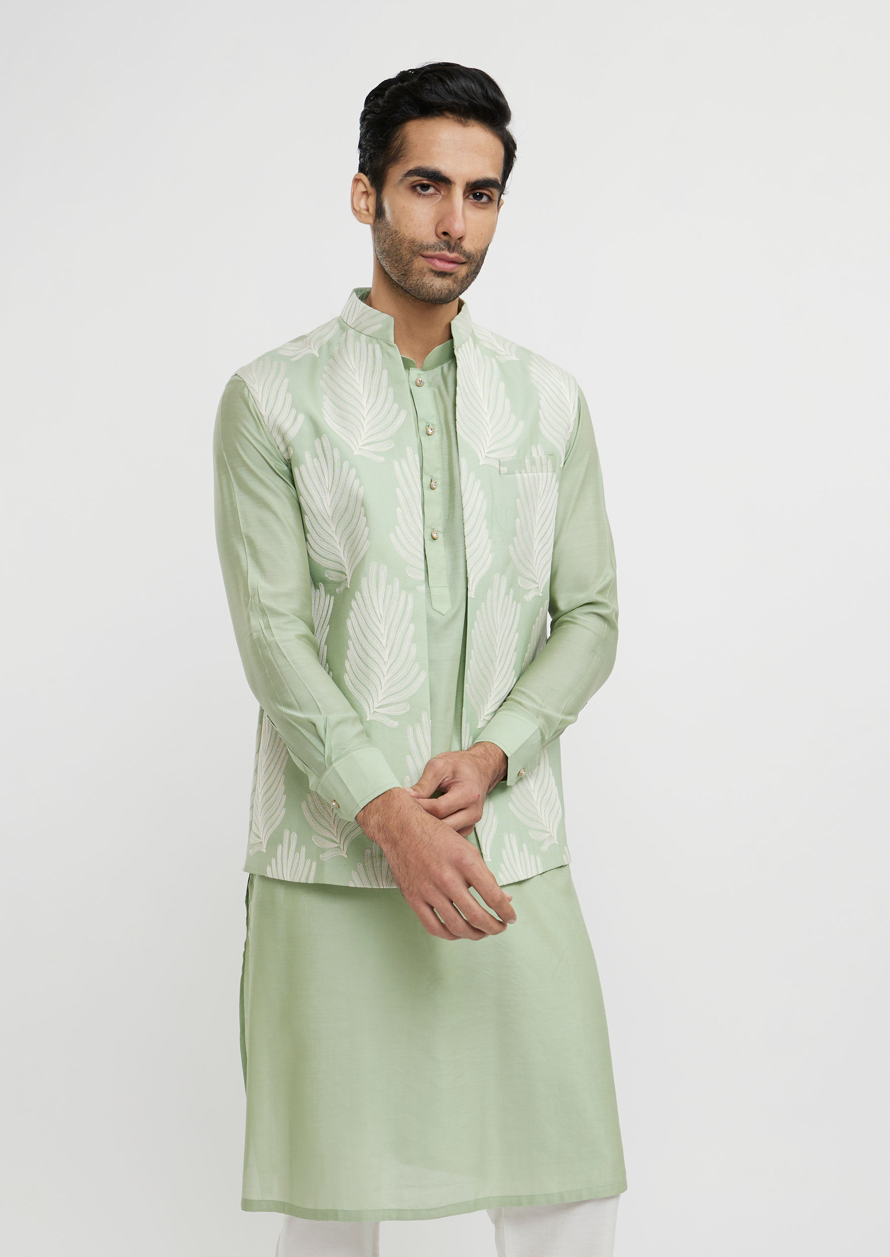 alt message - Twamev Men Pistachio Green Leaf Patterned Jacket Set image number 0