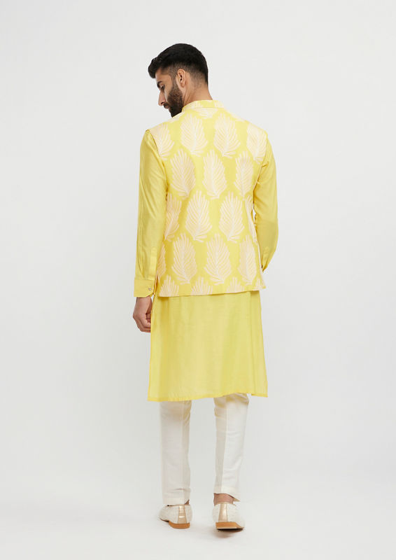 alt message - Twamev Men Sunshine Yellow Leaf Patterned Jacket Set image number 4