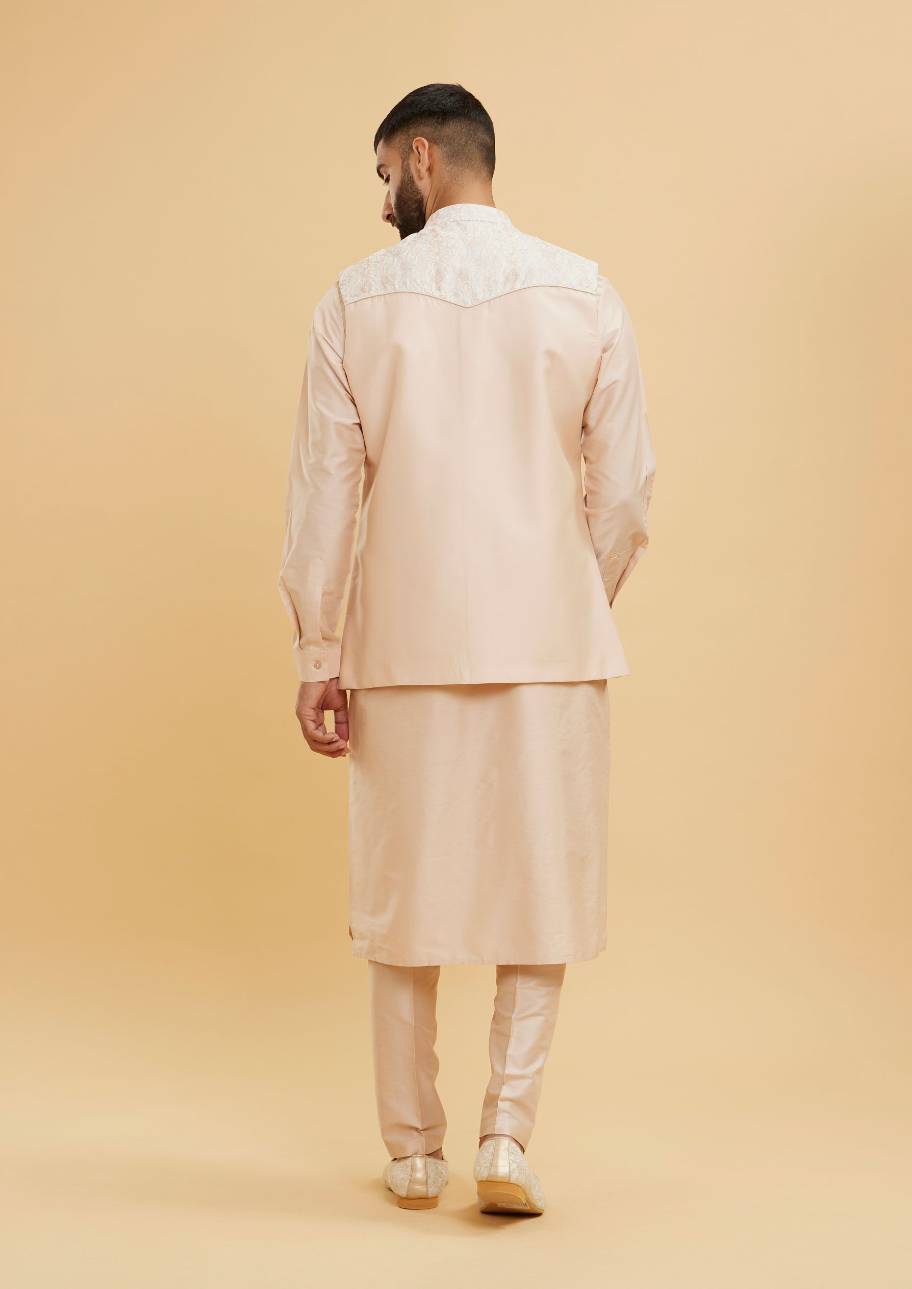 Twamev Men Pale Peach Ogee Patterned Jacket Set
