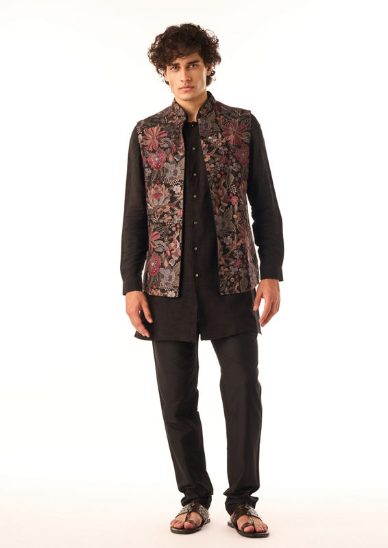 Twamev Men Black Floral Short Kurta Set