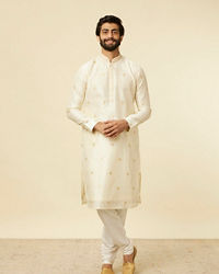 Twamev Men Cream Buta Motif Patterned Kurta Set