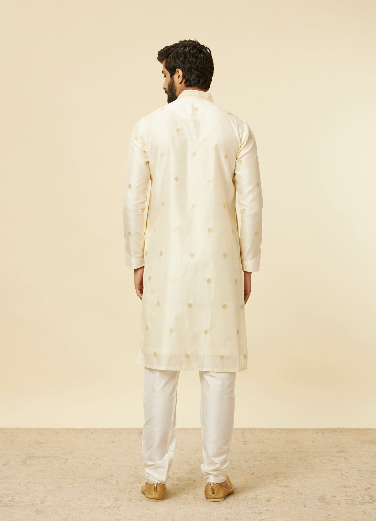 Twamev Men Cream Buta Motif Patterned Kurta Set