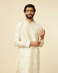 Twamev Men Cream Buta Motif Patterned Kurta Set