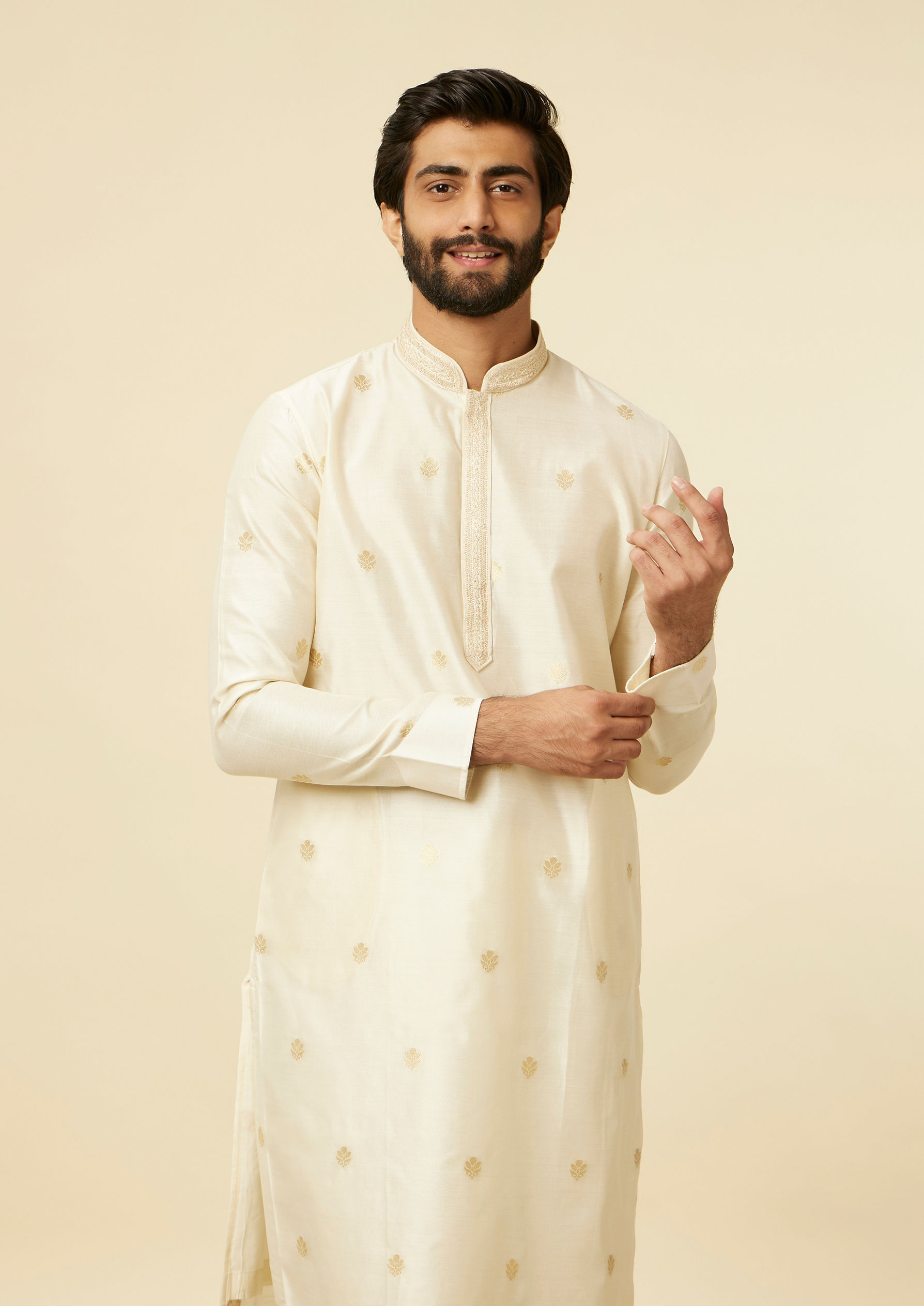 Twamev Men Cream Buta Motif Patterned Kurta Set image number 0