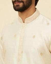 Twamev Men Cream Buta Motif Patterned Kurta Set