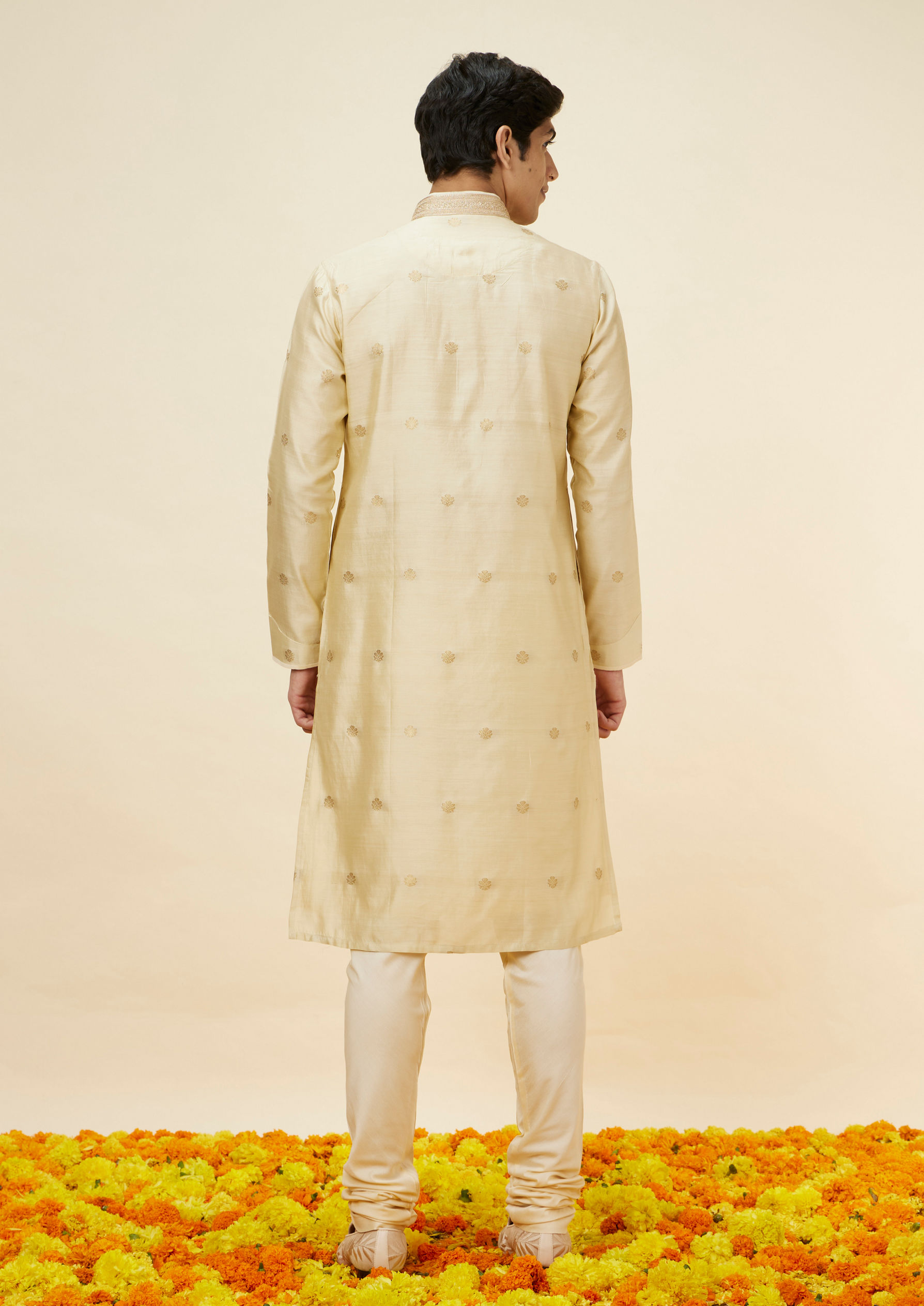 Twamev Men Golden Beige Buta Motif Kurta Set image number 4