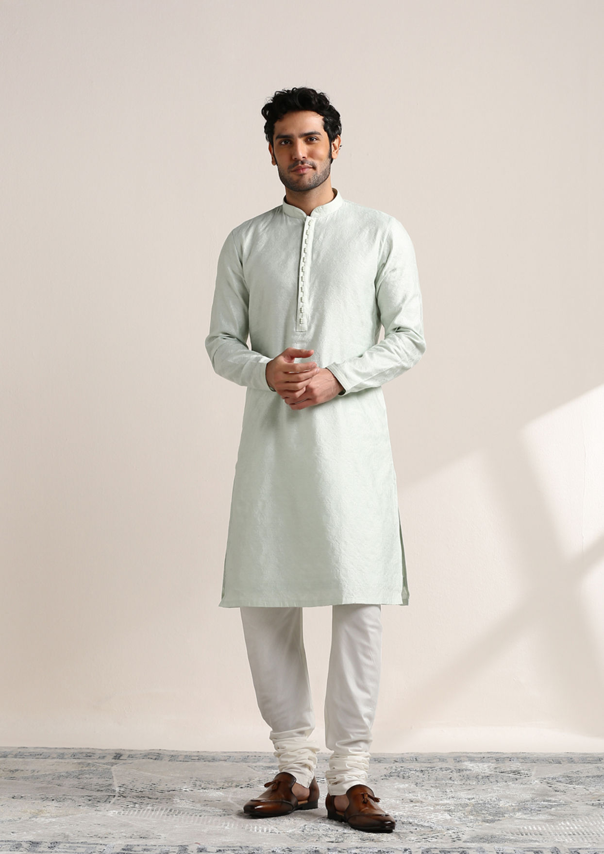 alt message - Twamev Men Pale Aqua Green Jacquard Patterned Kurta Set image number 1