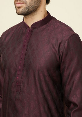 alt message - Twamev Men Wine Jacquard Kurta Set image number 1