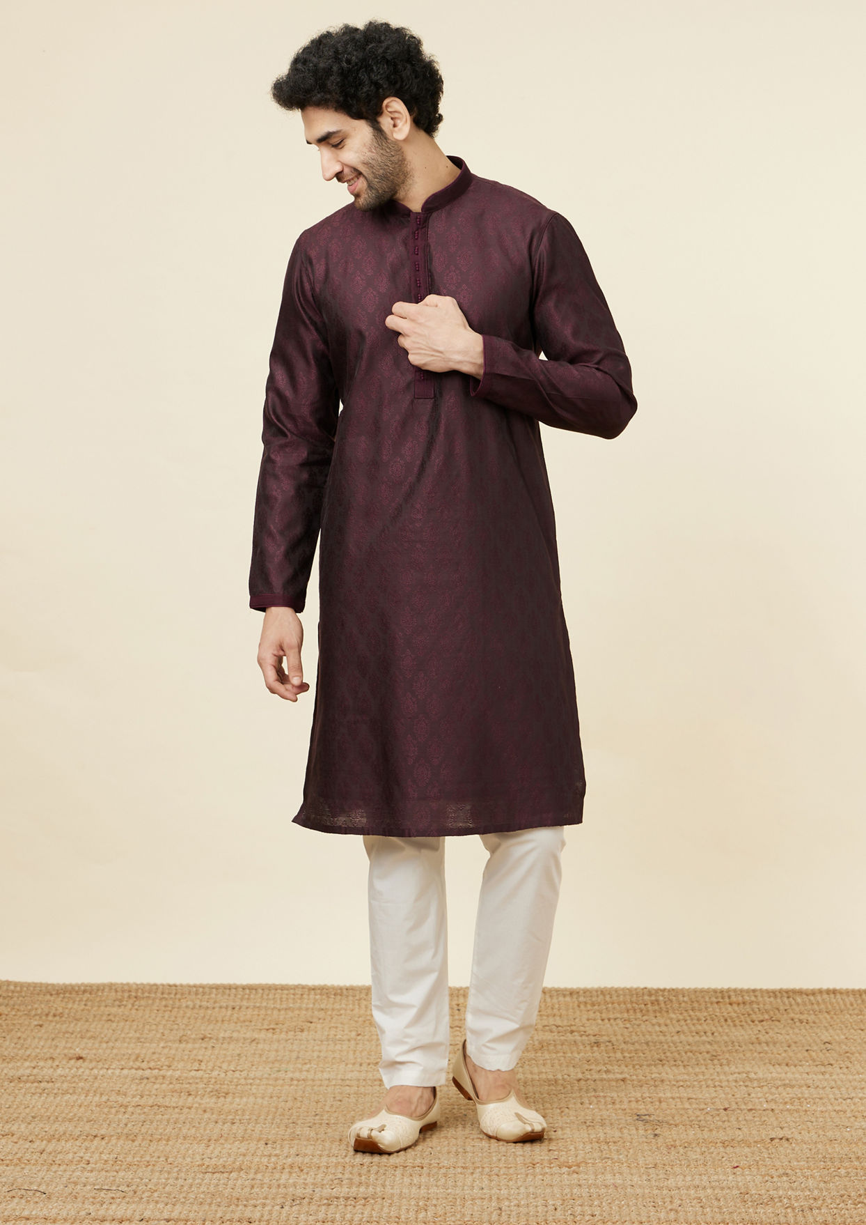 alt message - Twamev Men Wine Jacquard Kurta Set image number 2