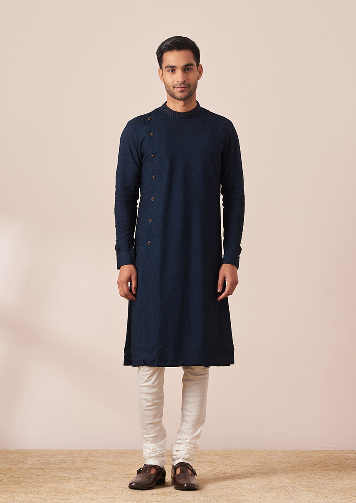 alt message - Twamev Men Navy Blue Side Open Kurta Pajama image number 1