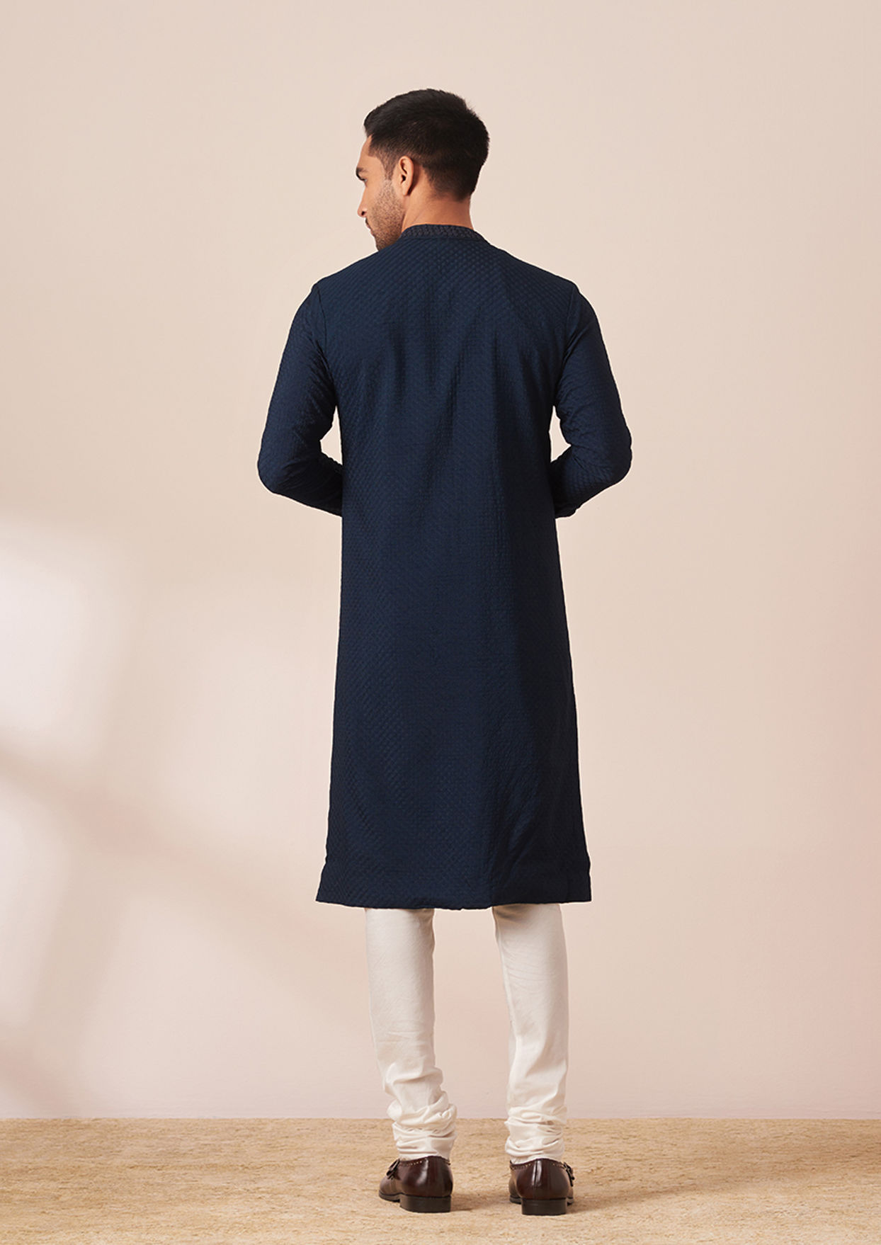 alt message - Twamev Men Navy Blue Side Open Kurta Pajama image number 2