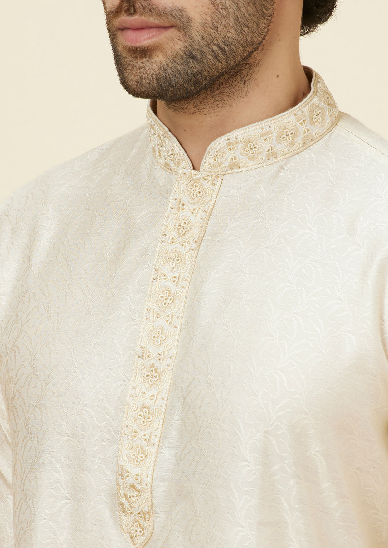 alt message - Twamev Men Ivory White Self Patterned Kurta Set image number 1