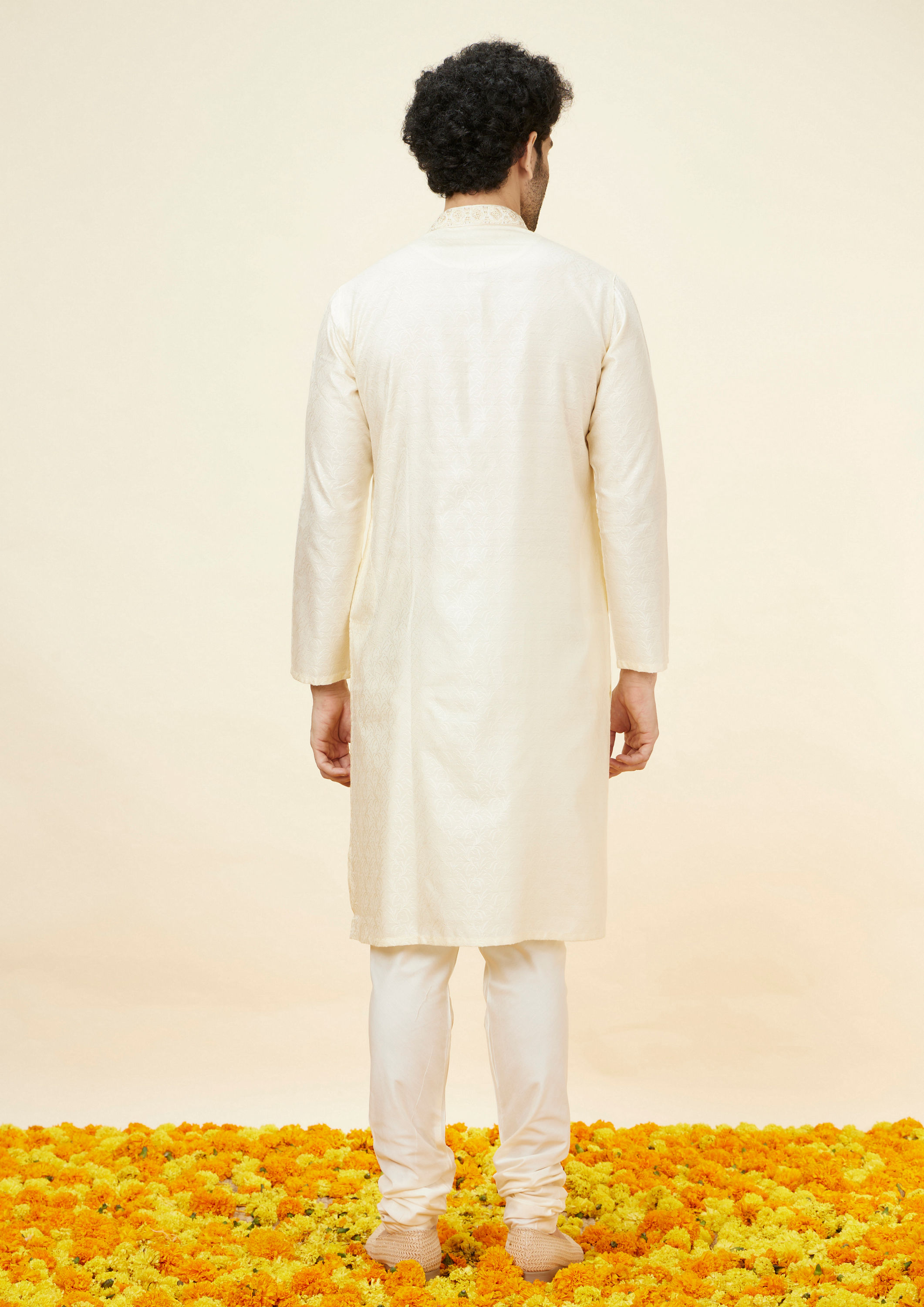 Twamev Men Ivory White Self Patterned Kurta Set