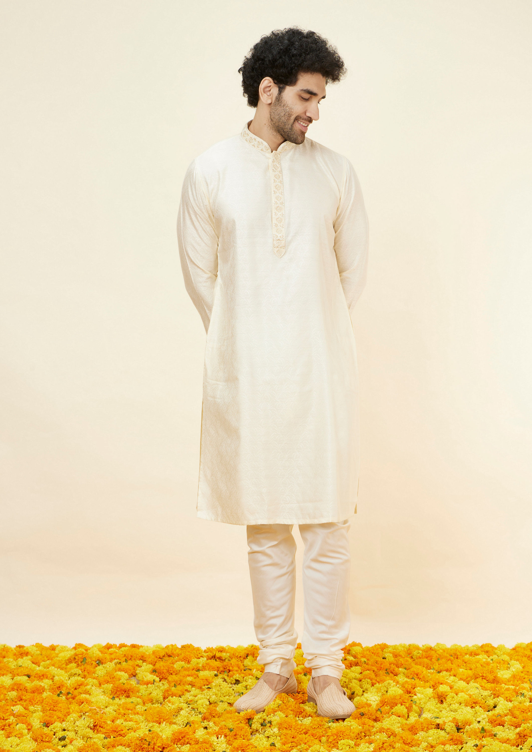 Twamev Men Ivory White Self Patterned Kurta Set