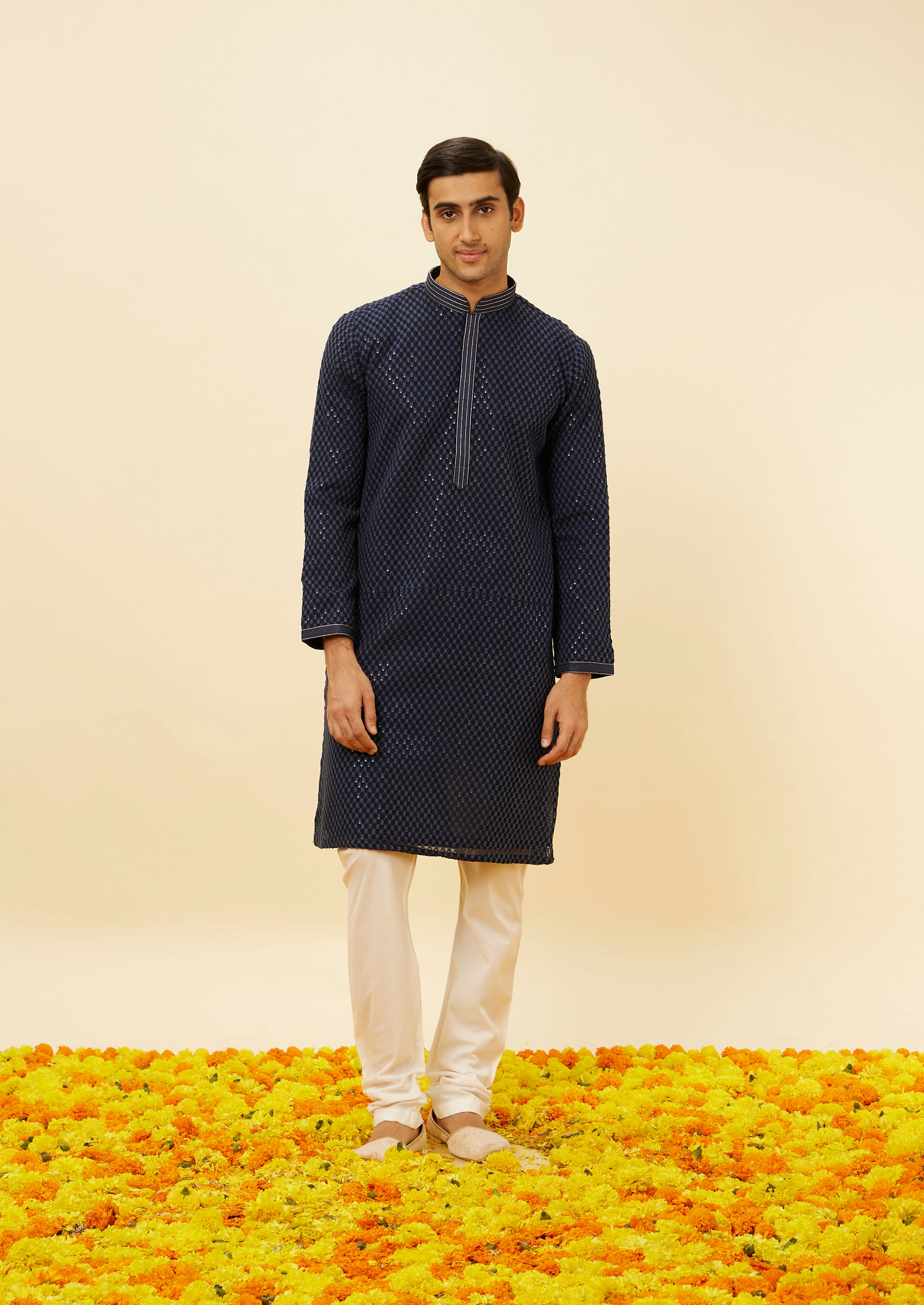 Twamev Men Royal Blue Chikankari Embroidered Kurta Set image number 2