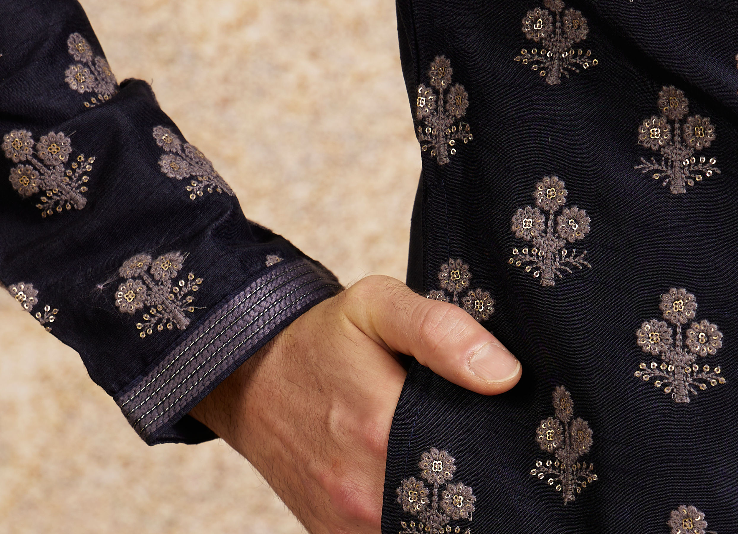Twamev Men Navy Blue Floral Motif Kurta Set