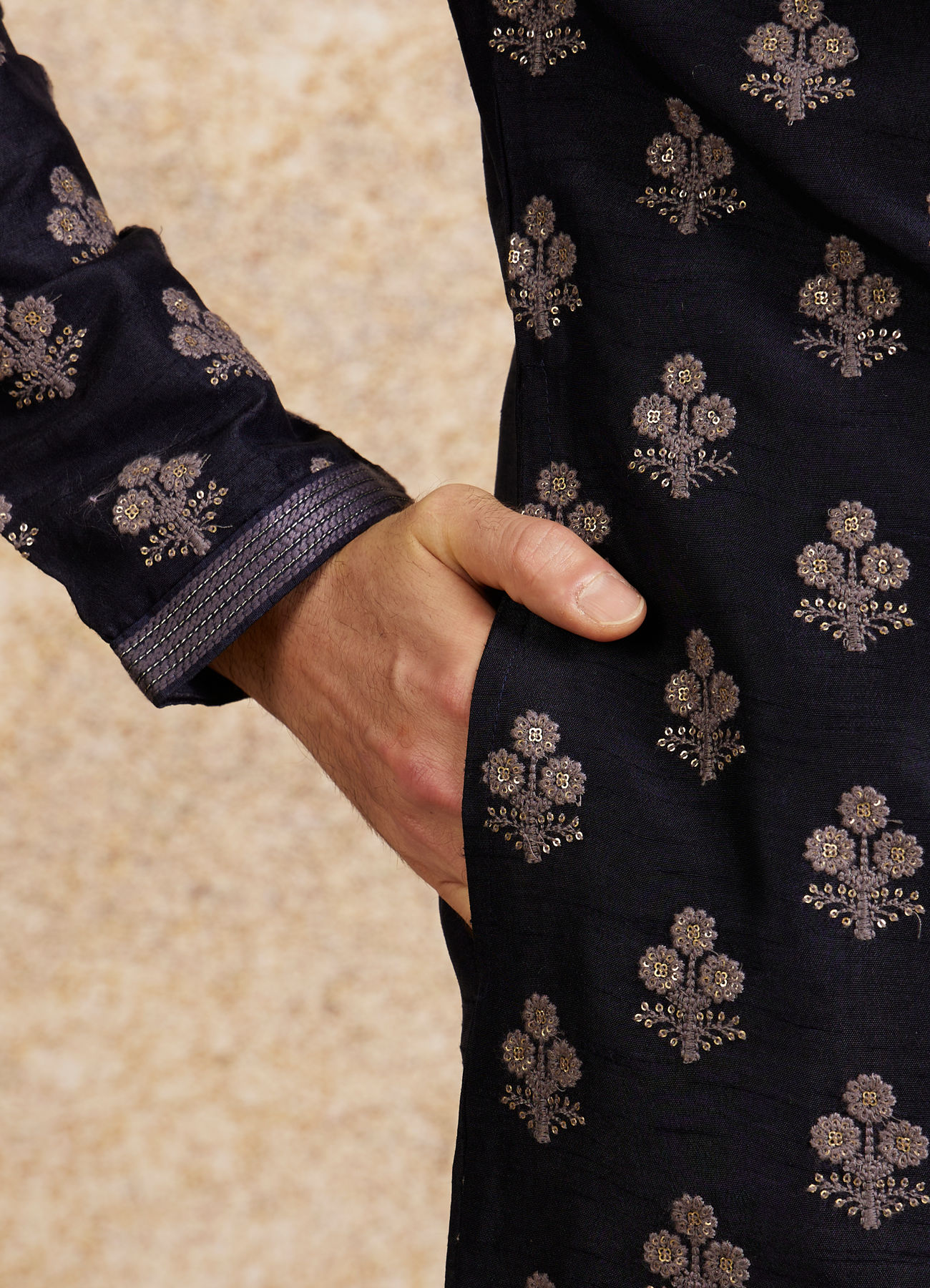 Twamev Men Navy Blue Floral Motif Kurta Set