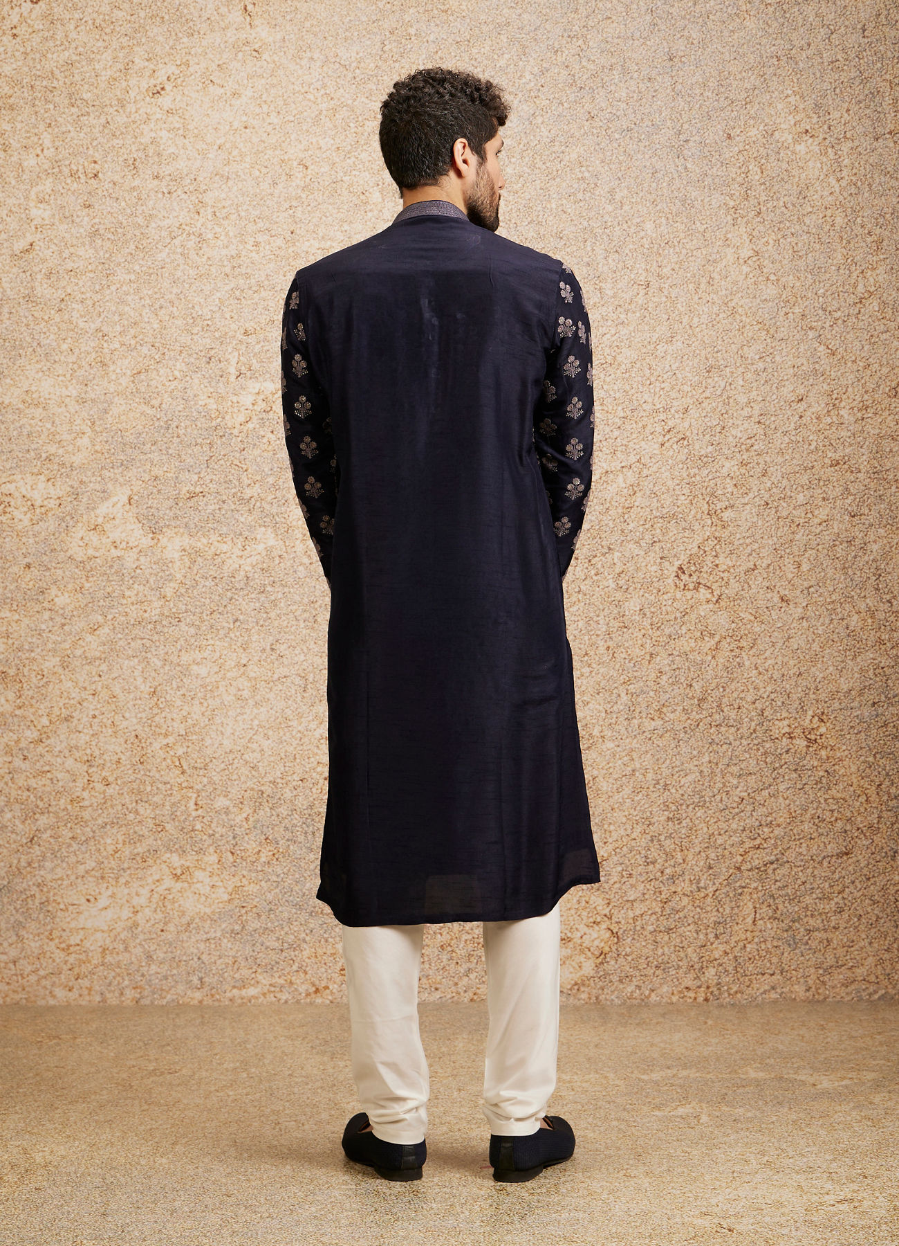Twamev Men Navy Blue Floral Motif Kurta Set