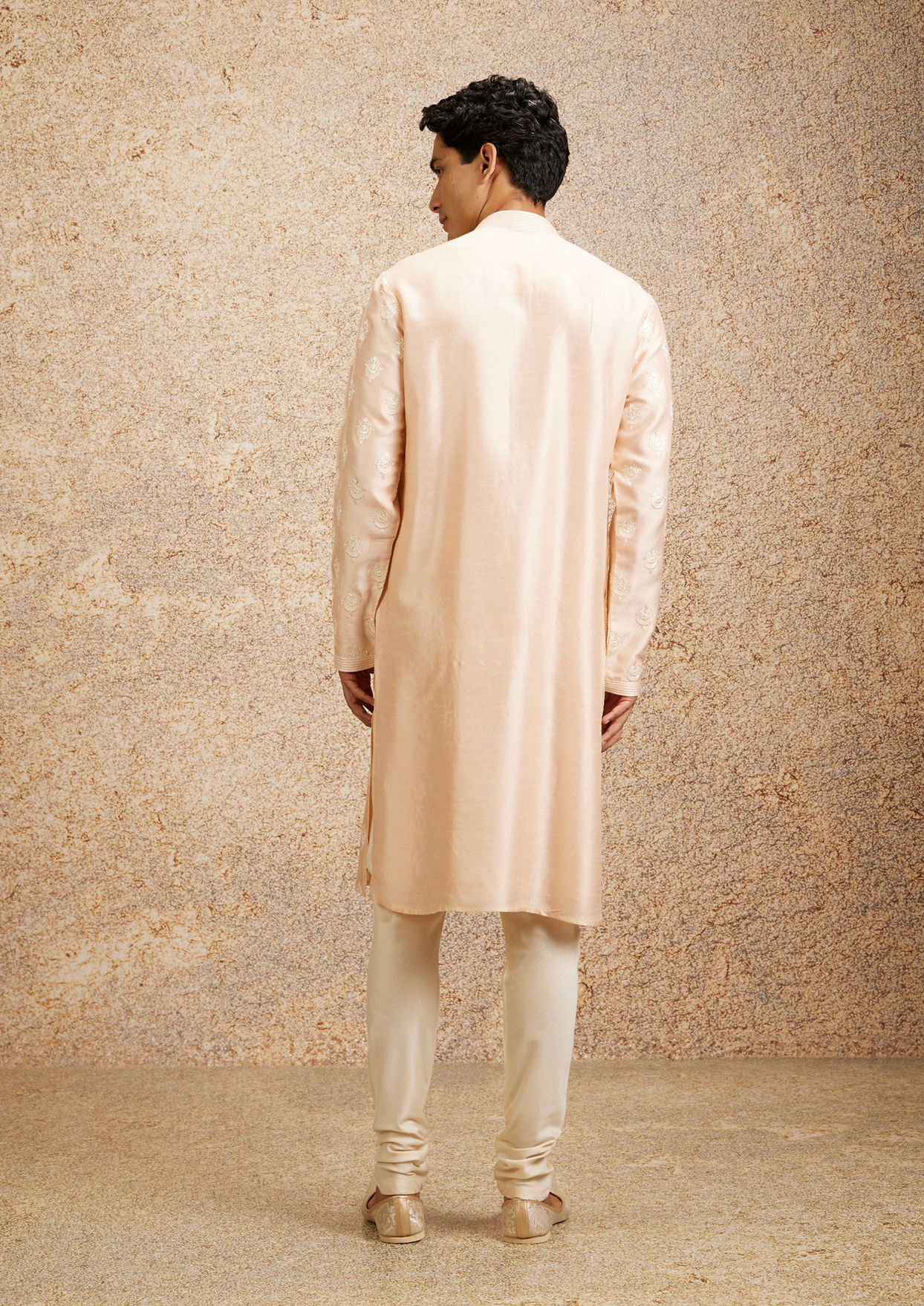 alt message - Twamev Men Twirl in Peach Elegant Kurta Pajama image number 4