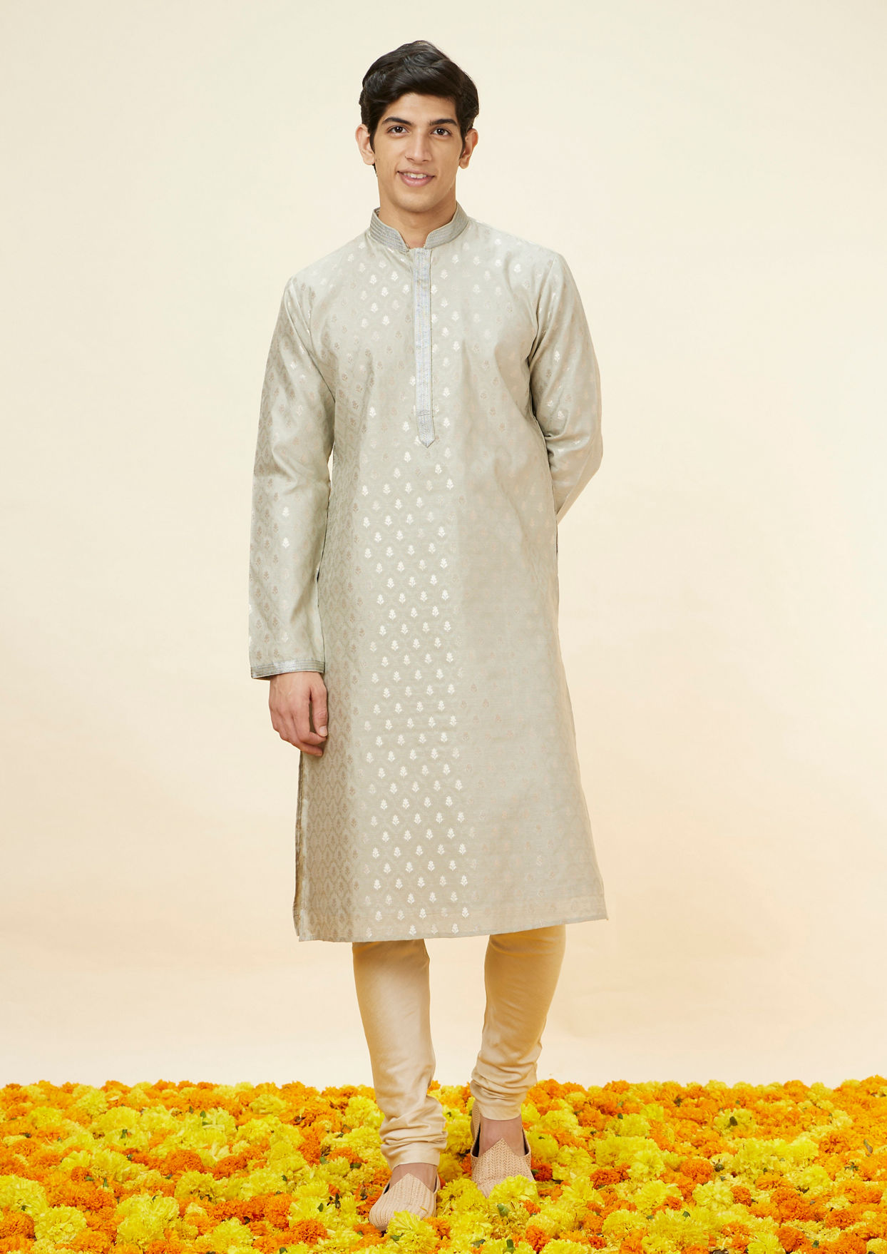 alt message - Twamev Men Steel Grey Buta Motif Kurta Set image number 2