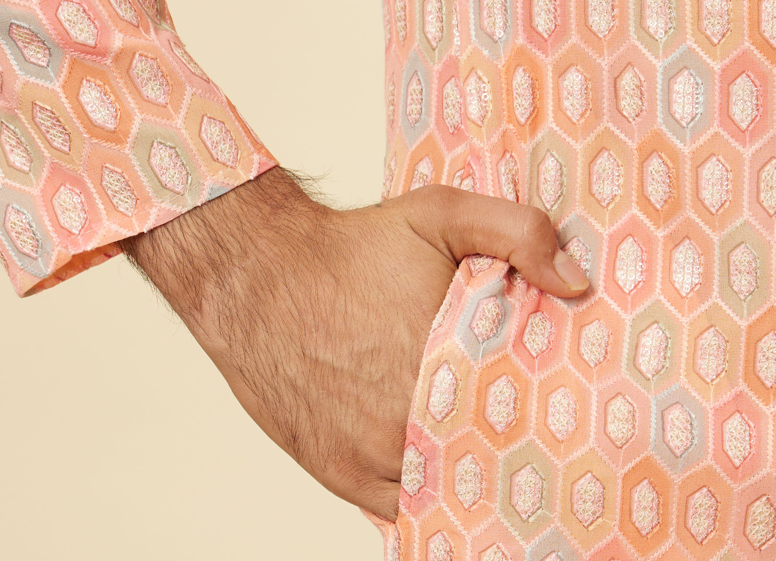 Twamev Men Peach Hexagonal Patterned Kurta Set