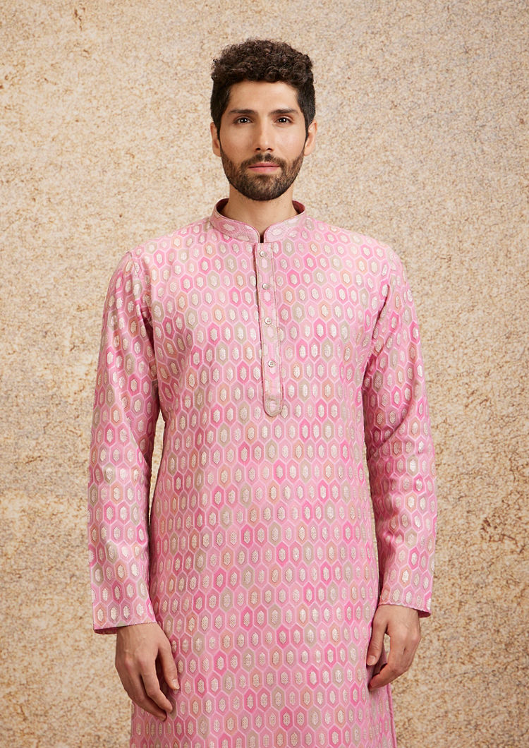 alt message - Twamev Men Georgette Pink Glory Kurta Pajama image number 0