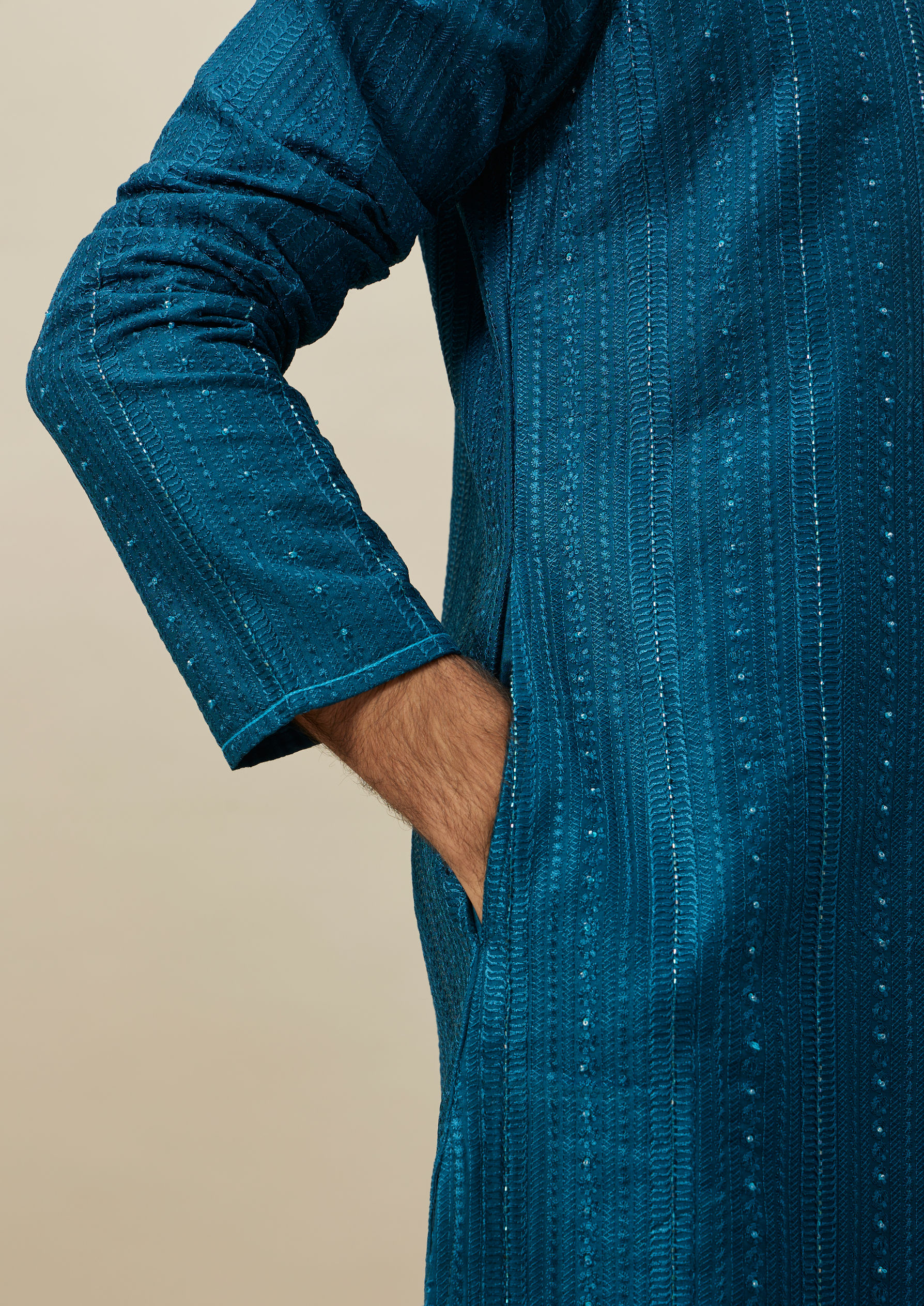 Twamev Men Brilliant Blue Geometric Patterned Kurta Set