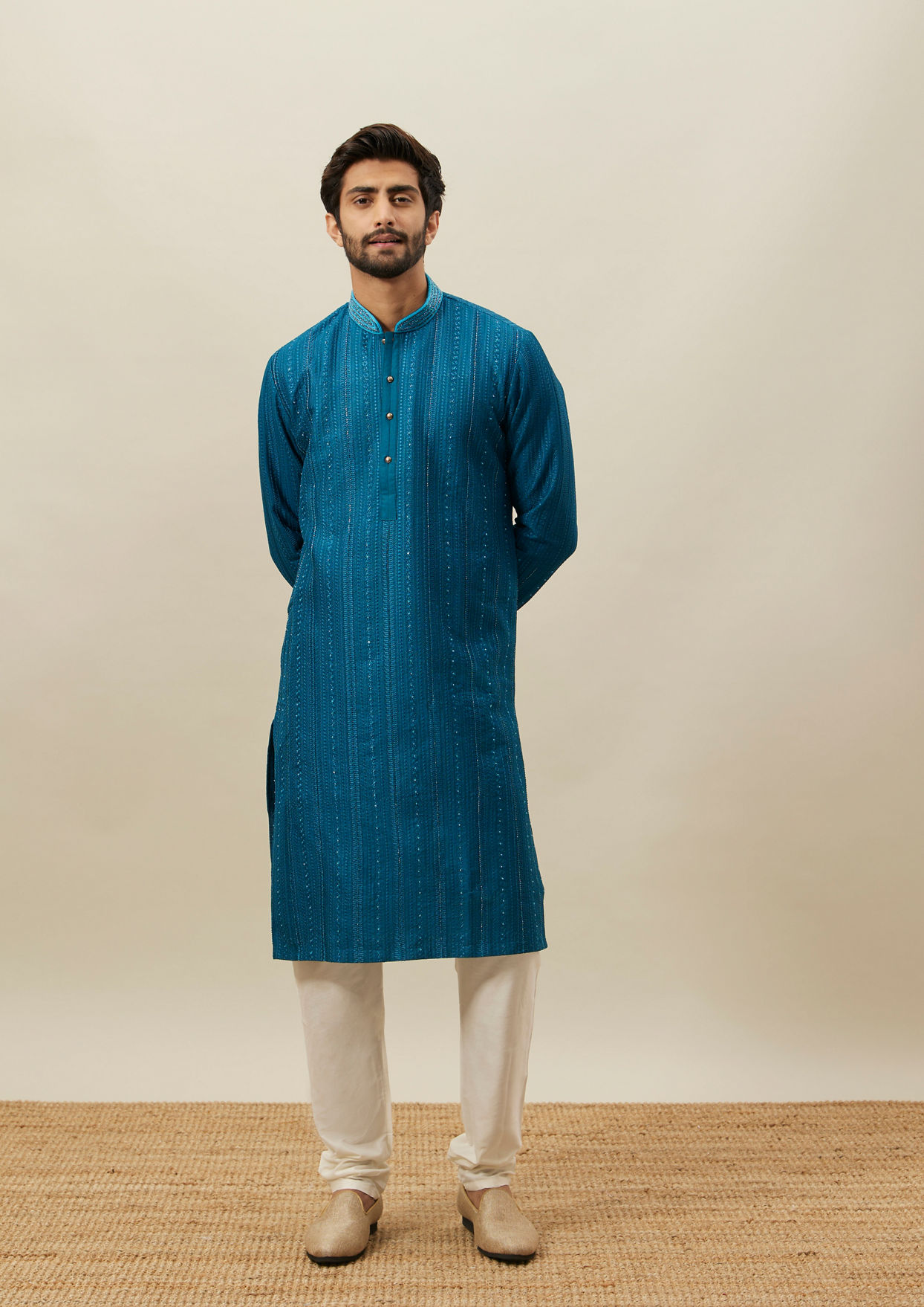 alt message - Twamev Men Brilliant Blue Geometric Patterned Kurta Set image number 2