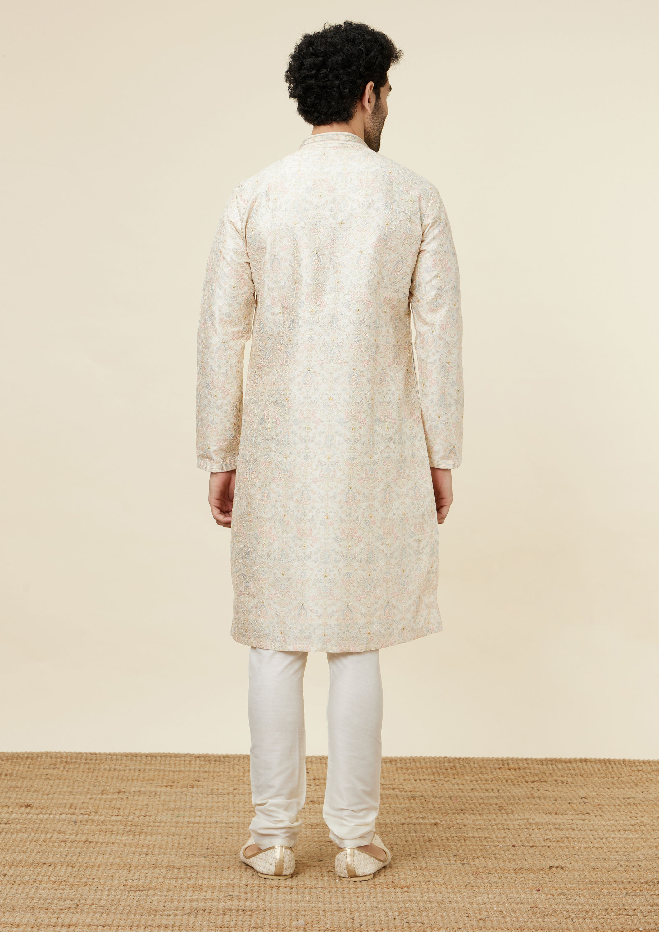 alt message - Twamev Men Beige Blossom Kurta Set image number 3