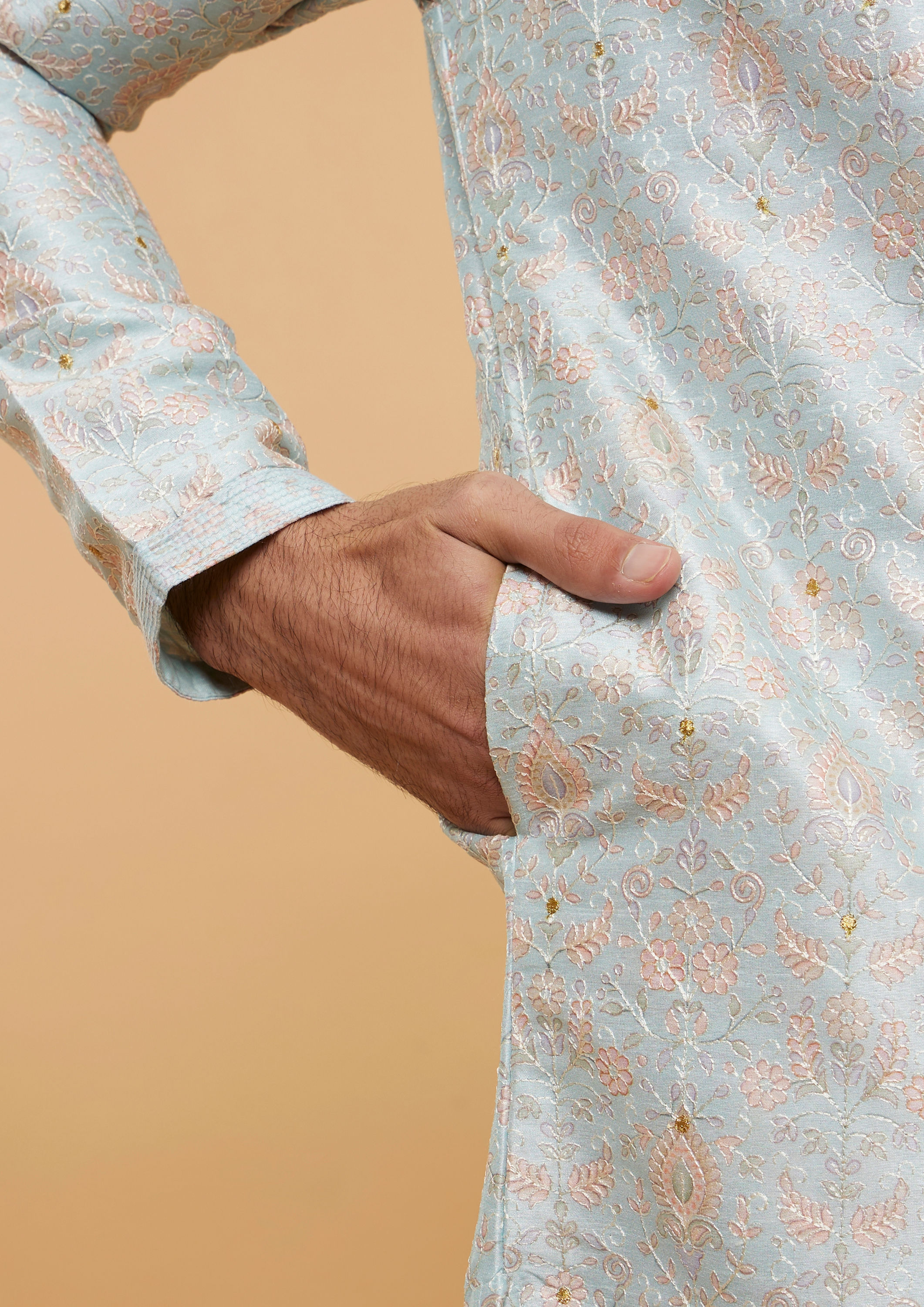 Twamev Men Light Blue Sheen Kurta Pajama