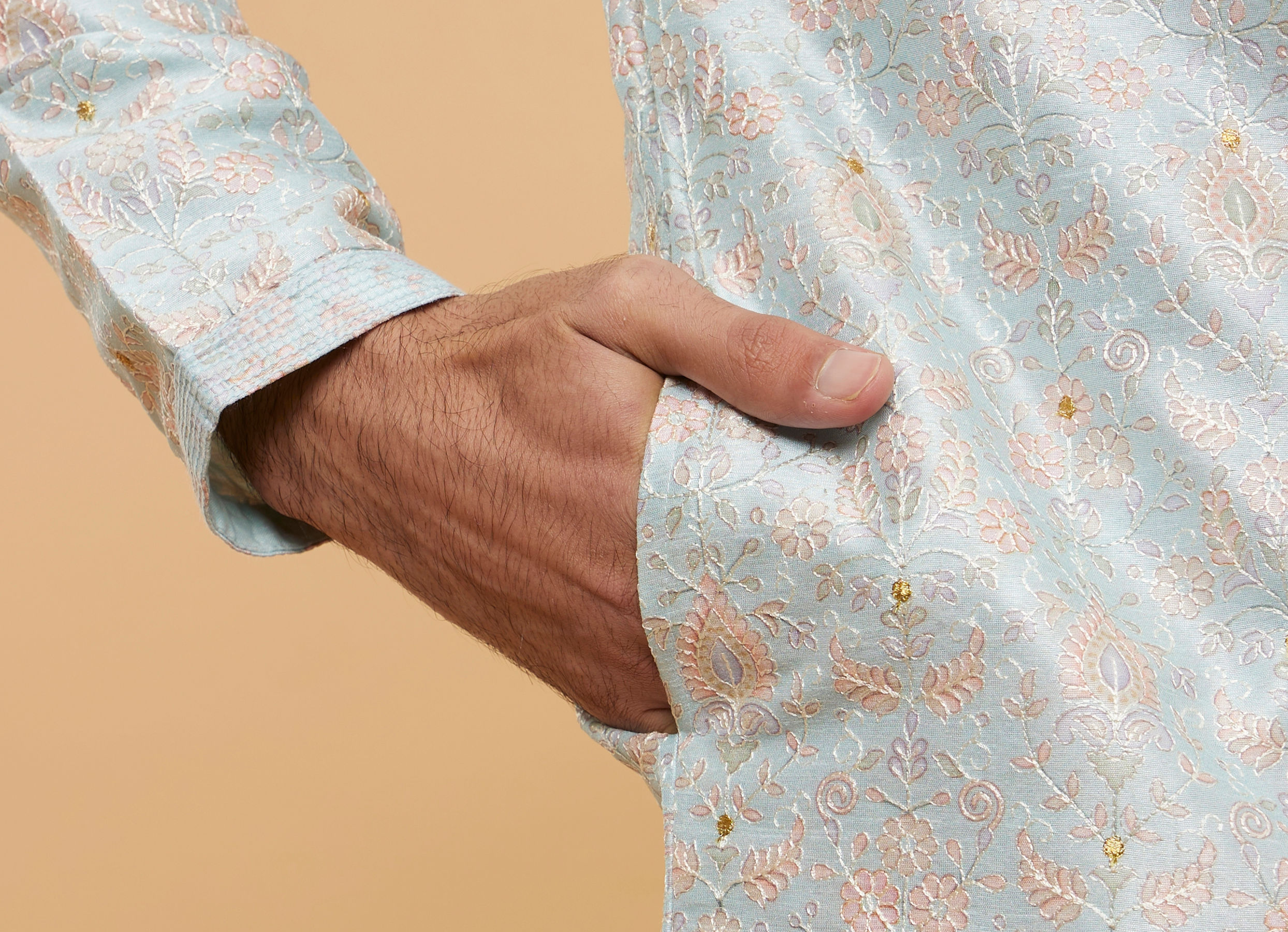 Twamev Men Light Blue Sheen Kurta Pajama