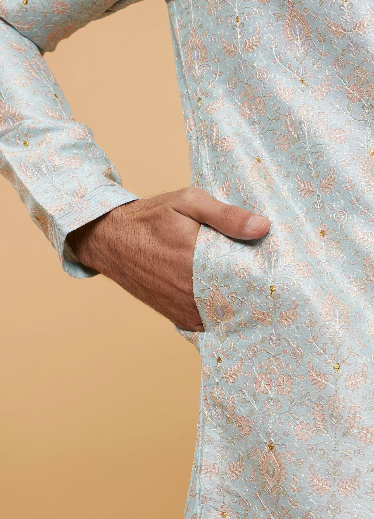 Twamev Men Light Blue Sheen Kurta Pajama