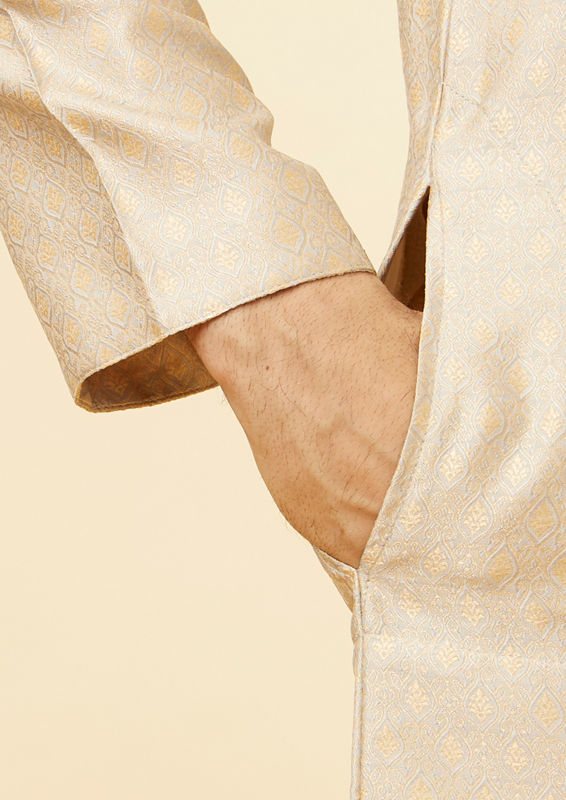 Twamev Men Peachy Pink Embroidered Placket Petal Patterned Kurta Set