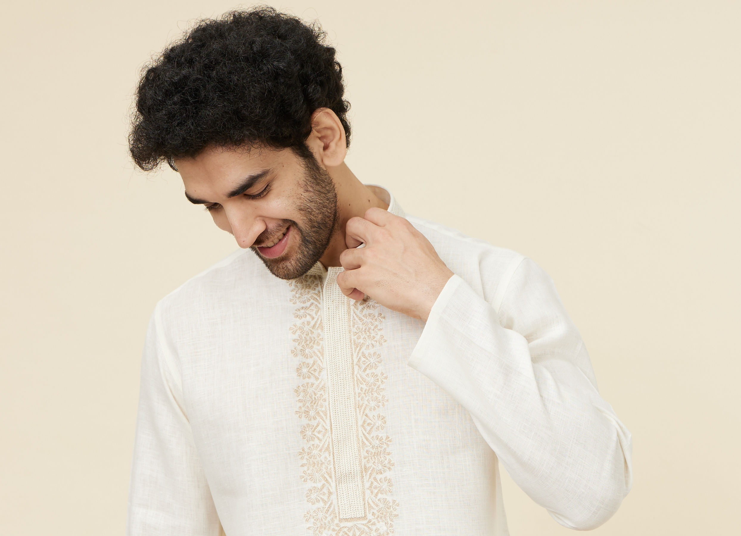 Twamev Men Ivory Linen Embroidered Kurta Set