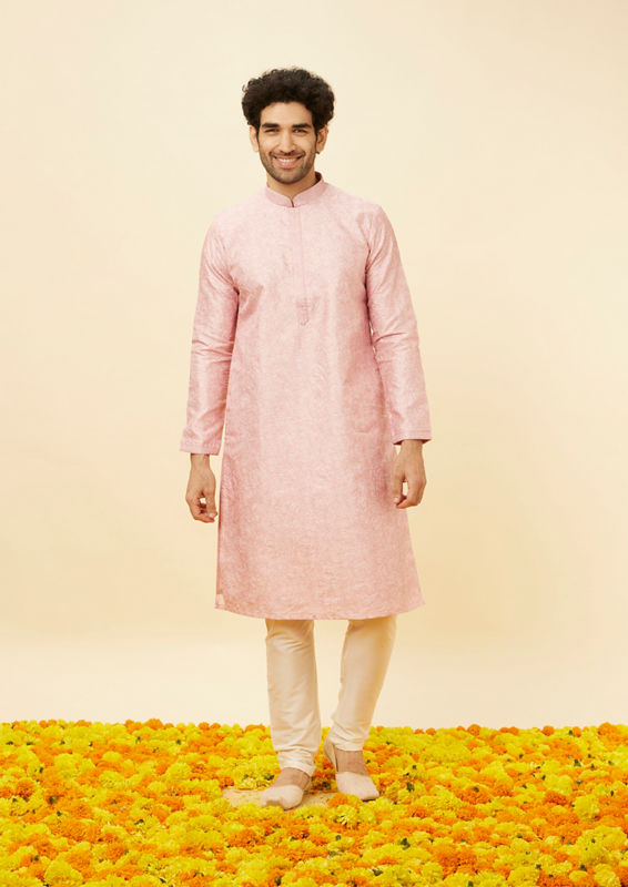 Twamev Men Amaranth Pink Bel Buti Printed Kurta