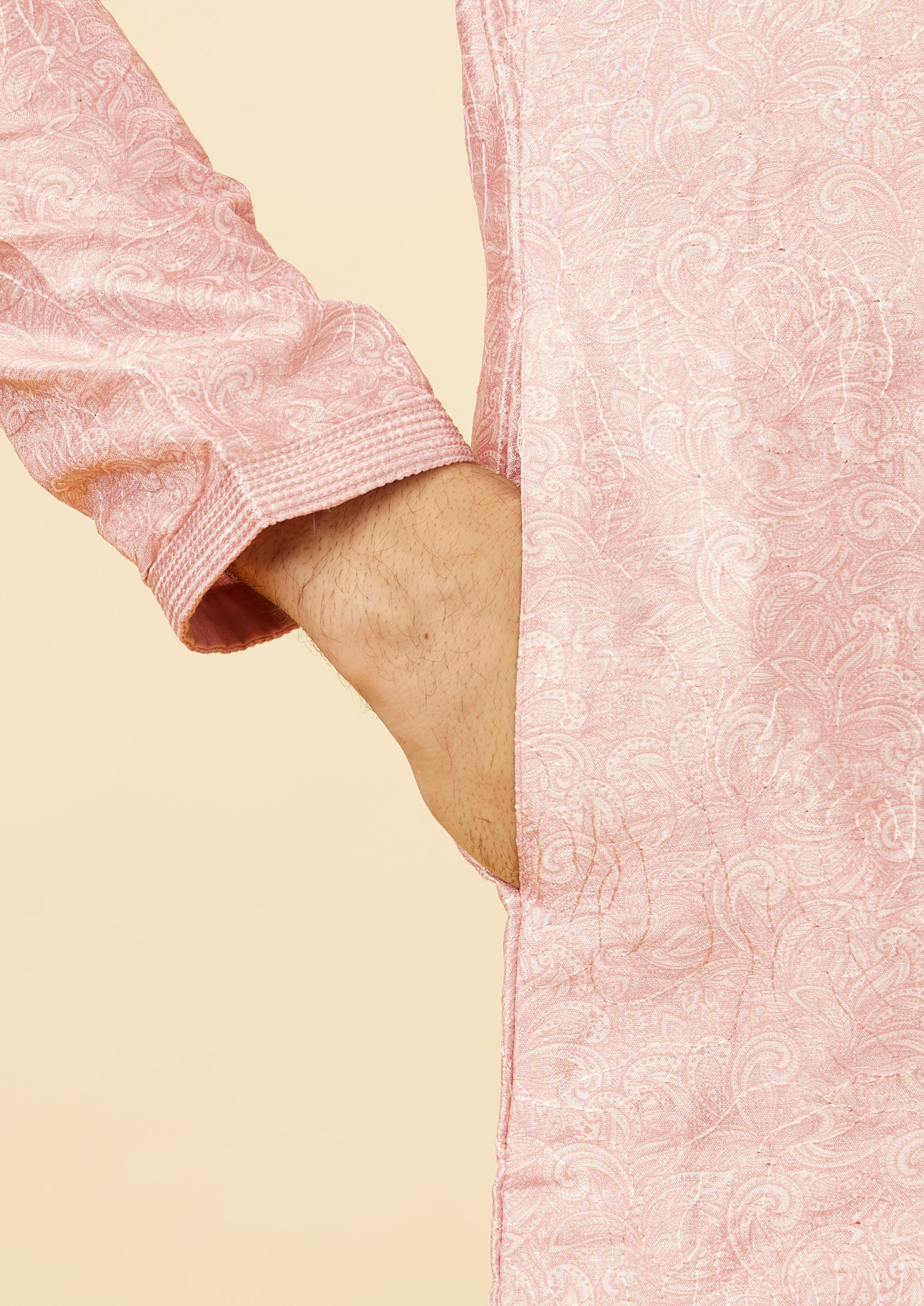 Twamev Men Amaranth Pink Bel Buti Printed Kurta