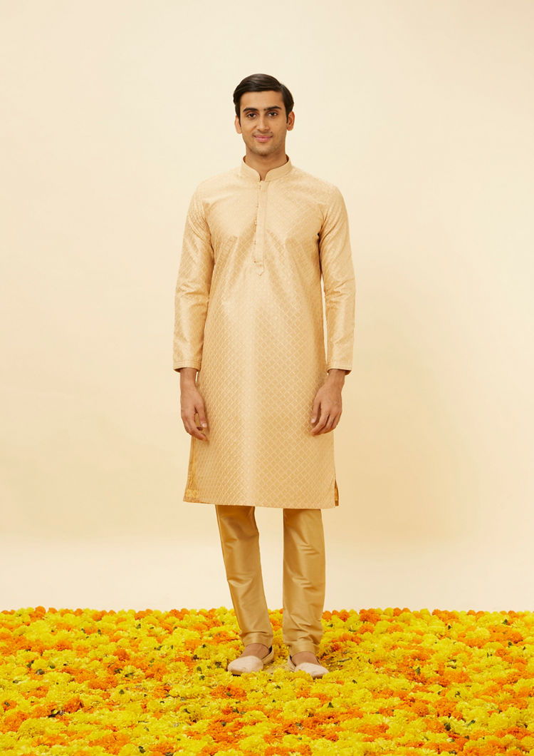 Twamev Men Champagne Pink Flower Bud Patterned Kurta Set