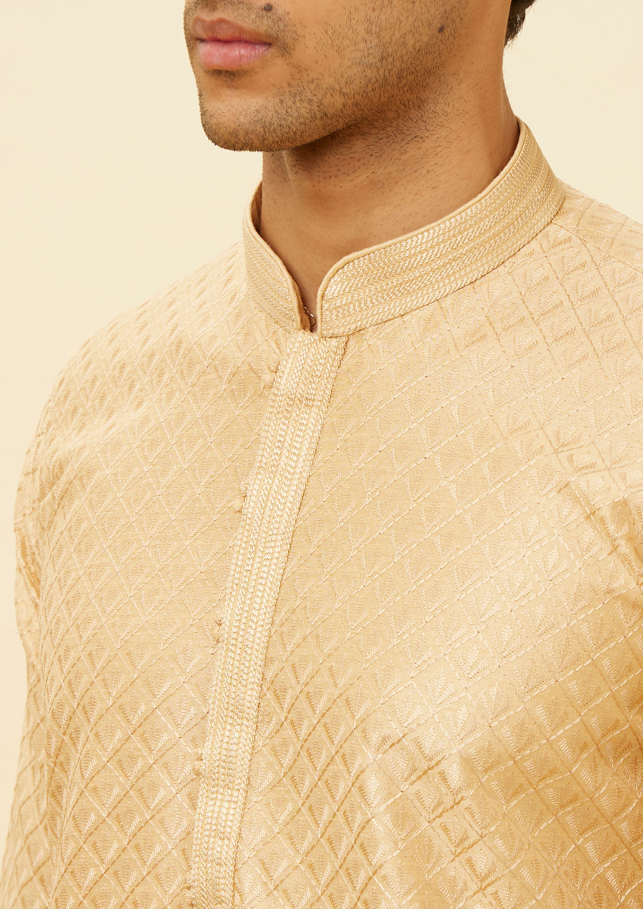 Twamev Men Champagne Pink Flower Bud Patterned Kurta Set