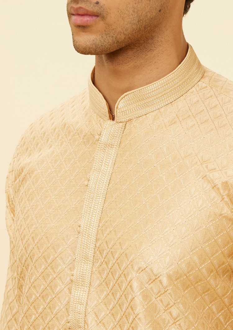 Twamev Men Champagne Pink Flower Bud Patterned Kurta Set