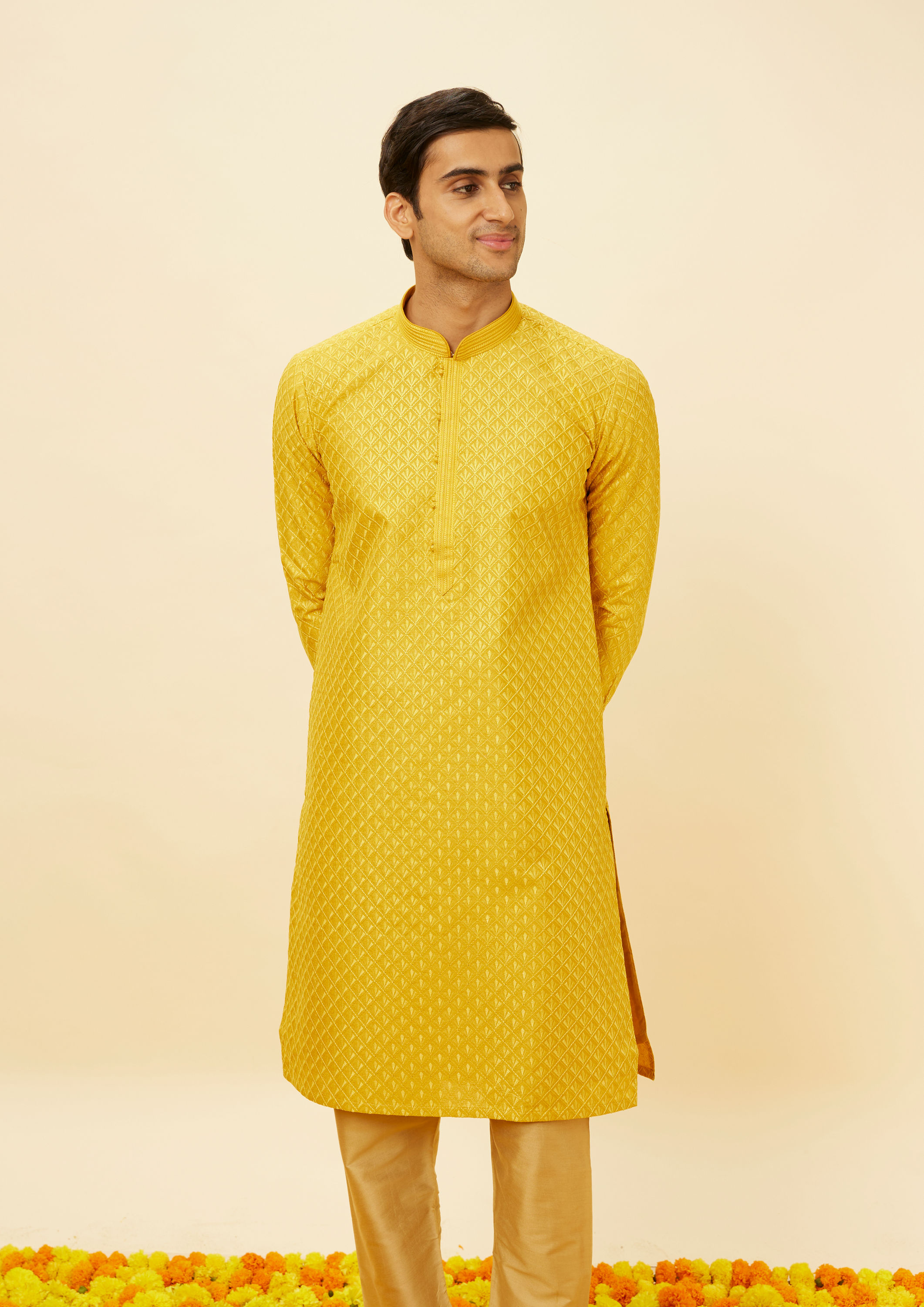 Twamev Men Sunflower Yellow Flower Bud Patterned Kurta Set