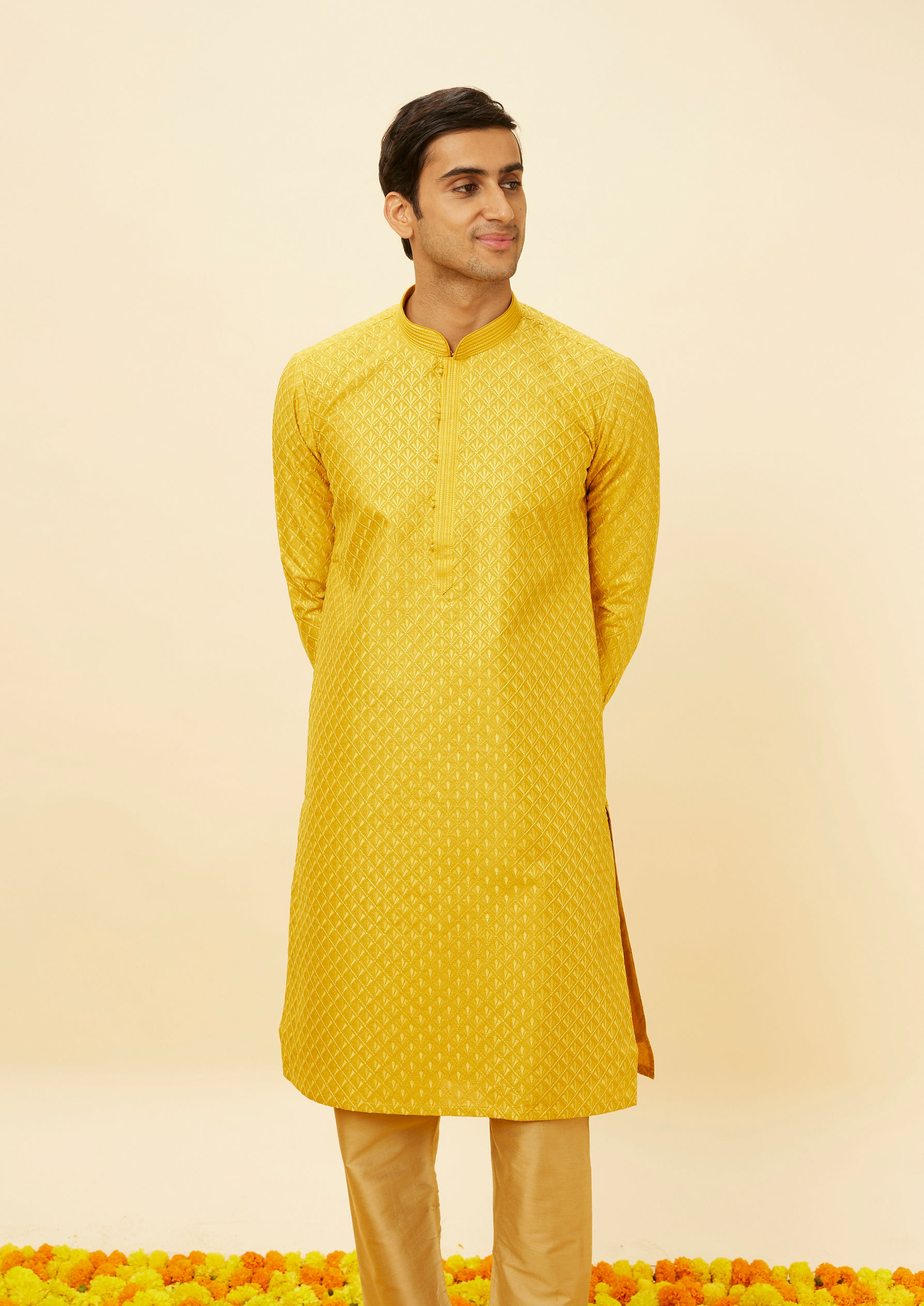 Twamev Men Sunflower Yellow Flower Bud Patterned Kurta Set