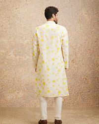 Twamev Men Cream Yellow Flower Printed Kurta Set