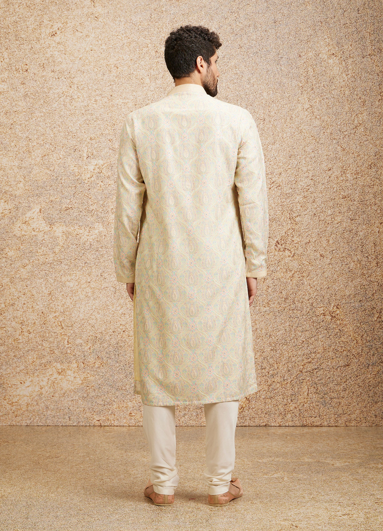 Twamev Men Peach Zari Embroidered Kurta Pajama