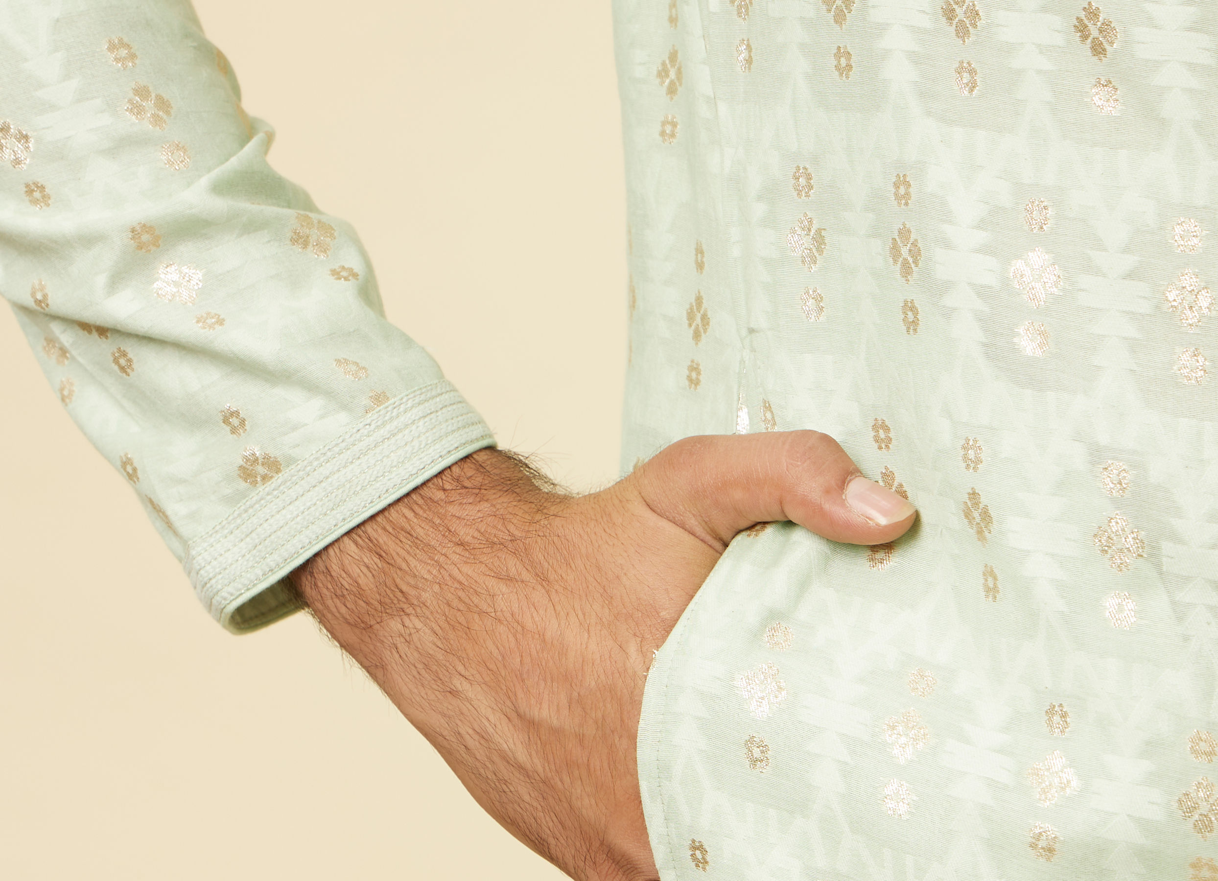 Twamev Men Light Blue Floral Buta Patterned Kurta Set
