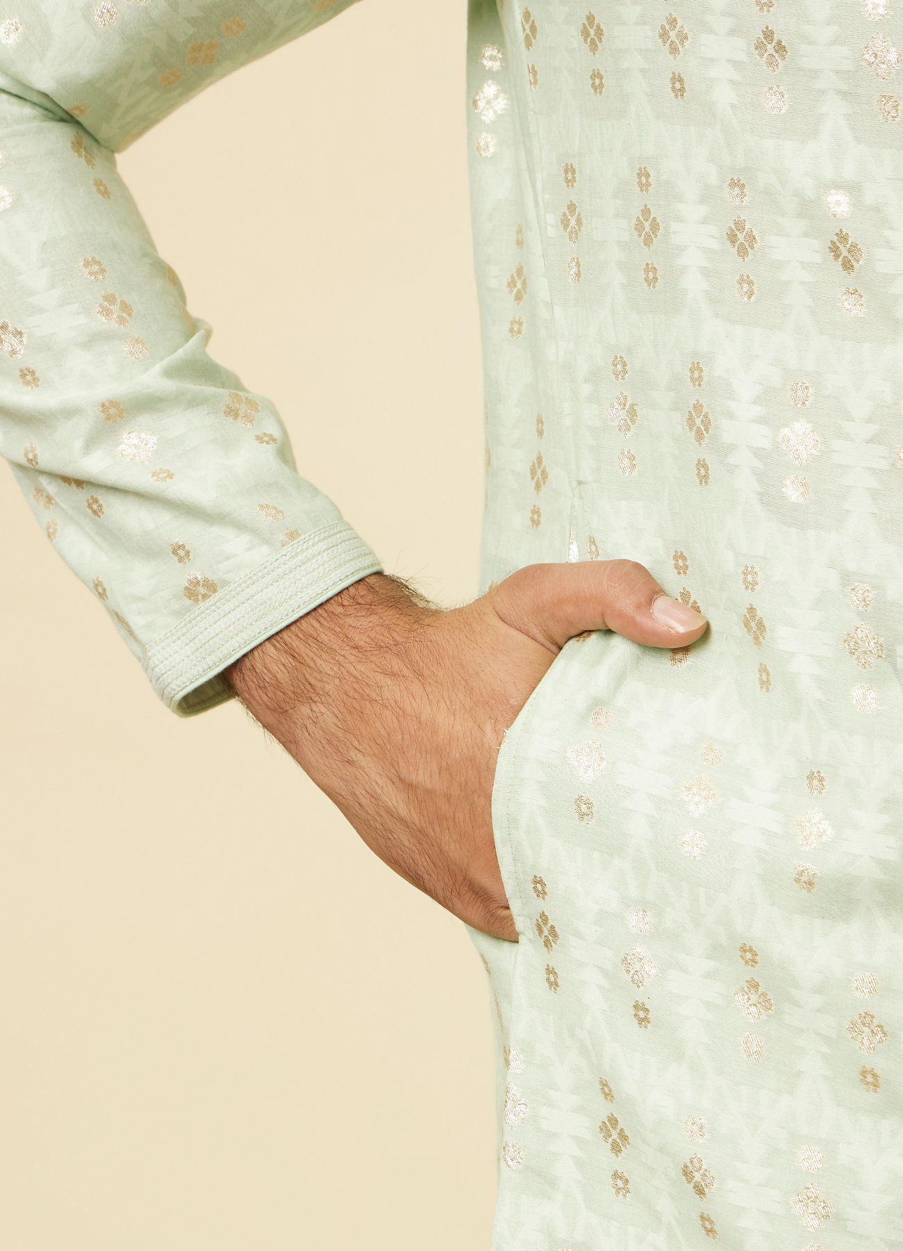 Twamev Men Light Blue Floral Buta Patterned Kurta Set